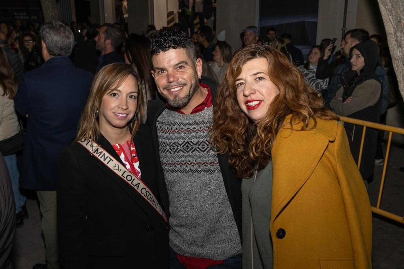 Jaén enciende su Navidad con sus habitantes echados a la calle