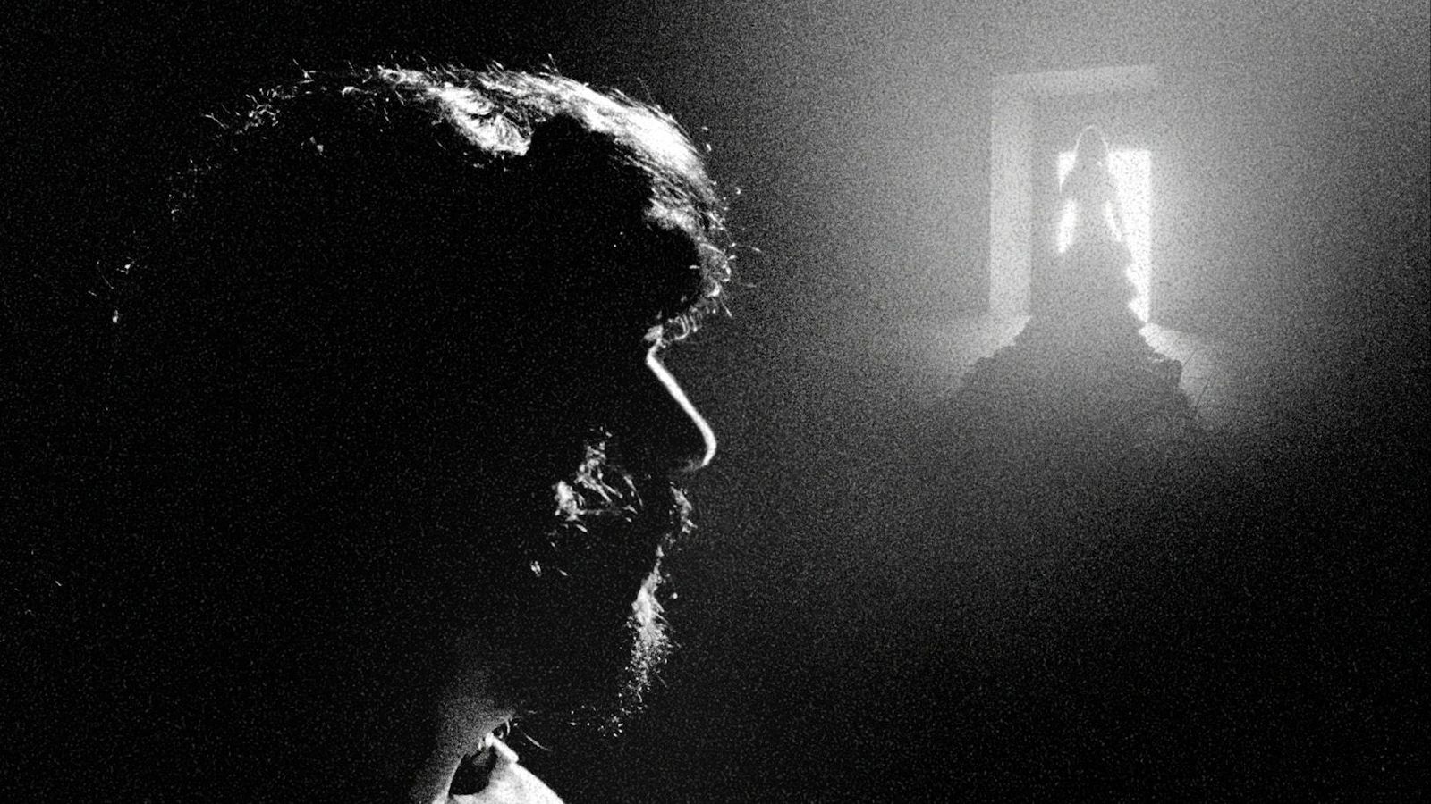 Encuentro de la protagonista, Carmen Avilés, con Camarón de la Isla en una de las escenas de 'Gitana'