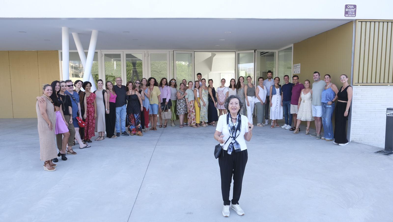 Kina Jiménez visita el Conservatorio Profesional de Danza que lleva su nombre