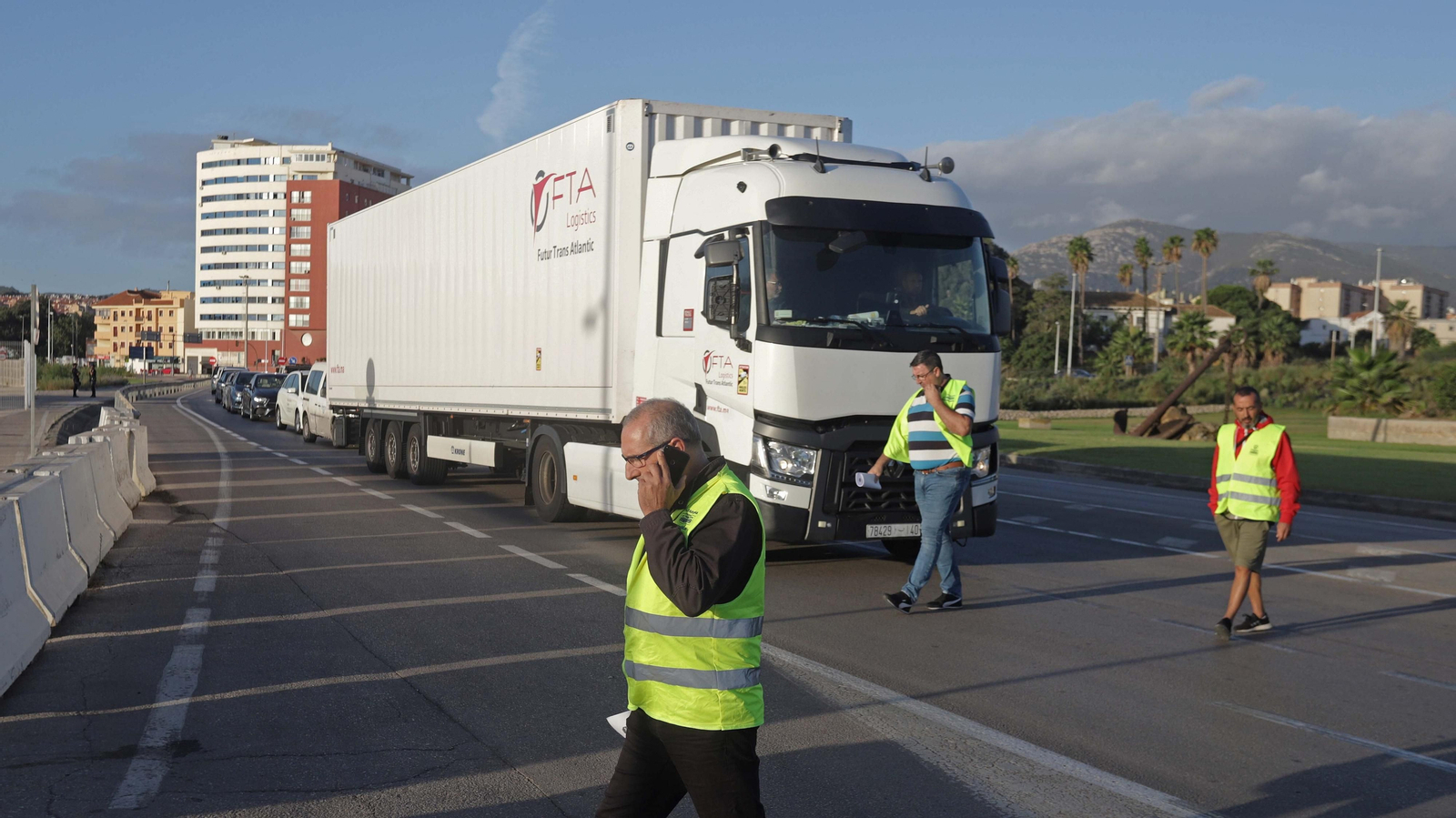 Fotos del paro de camioneros en el puerto de Algeciras