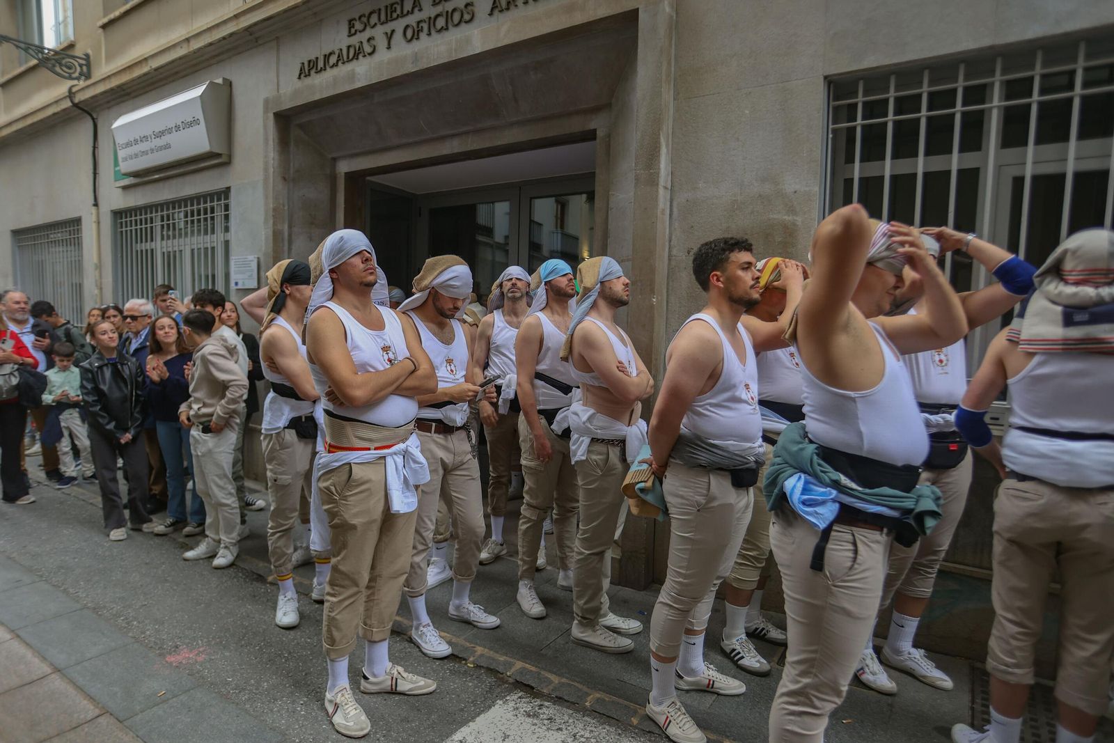 Así vivió Granada la salida de la Hermandad del Cautivo