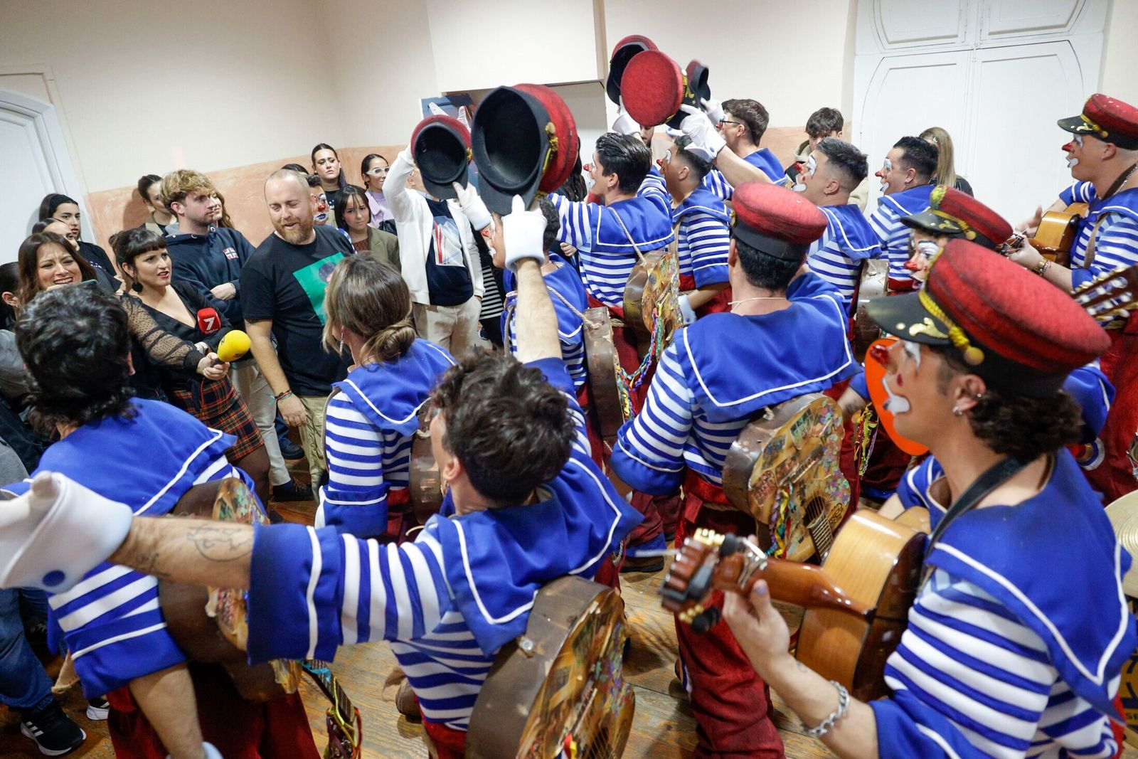 Comparsa 'Y seguimos cantando'