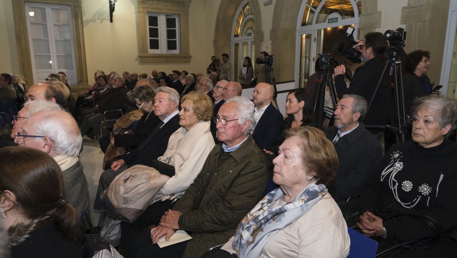 Las fotografías de la entrega del Escudo de Oro de la Provincia al Doctor Francisco Ortega Viñolo
