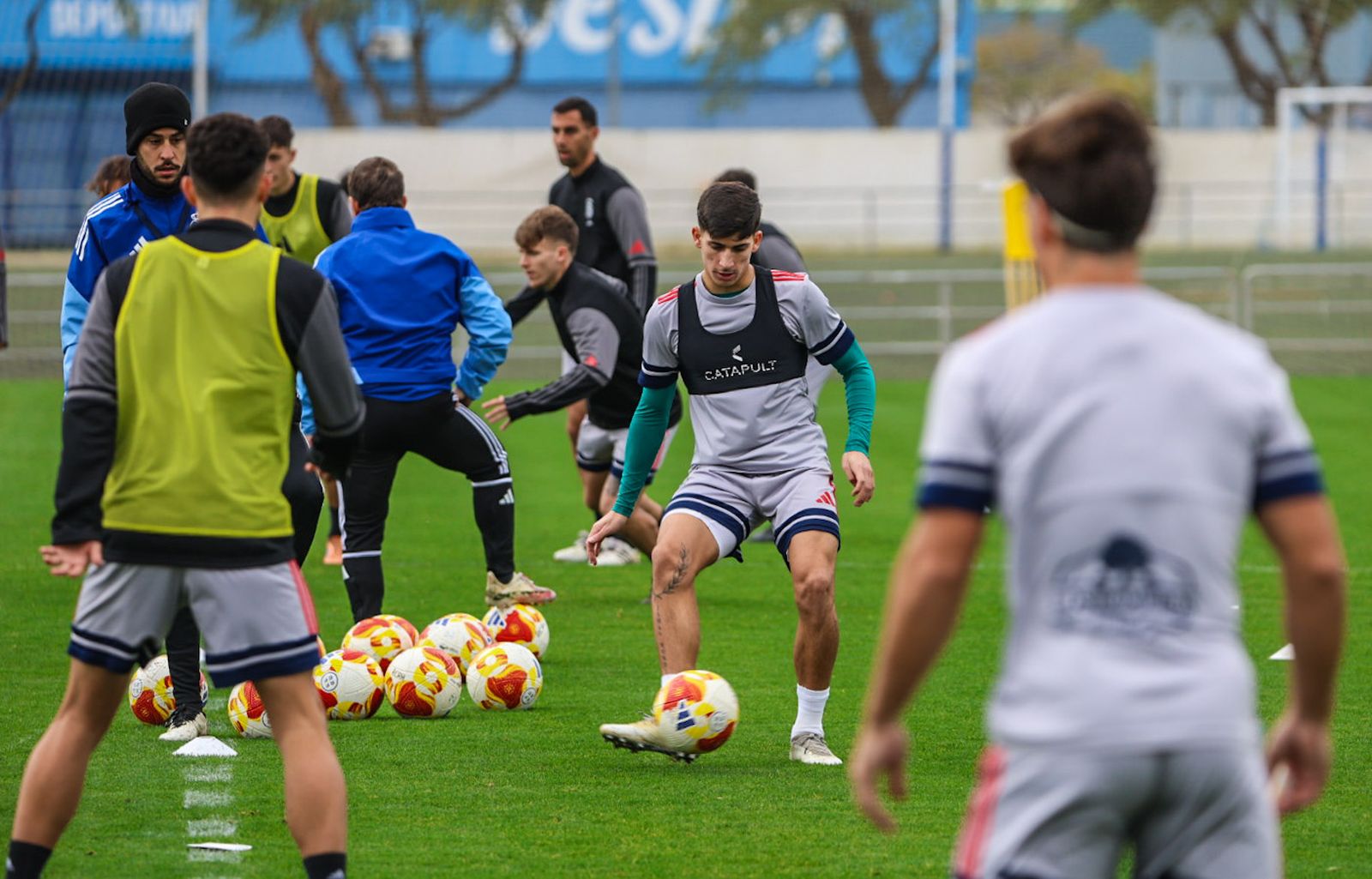 Entrenamiento del Recre con la incorporación de nuevos jugadores, en fotografías