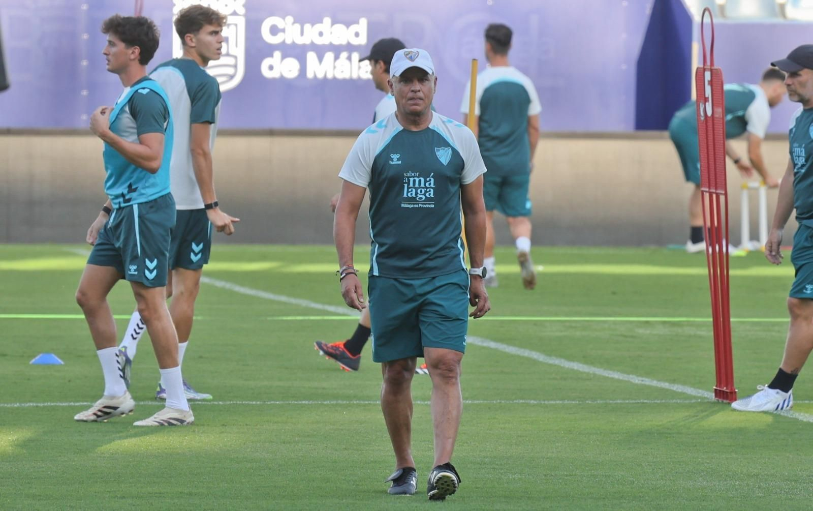 Málaga CF-Cádiz: Izan Merino sigue al margen del equipo