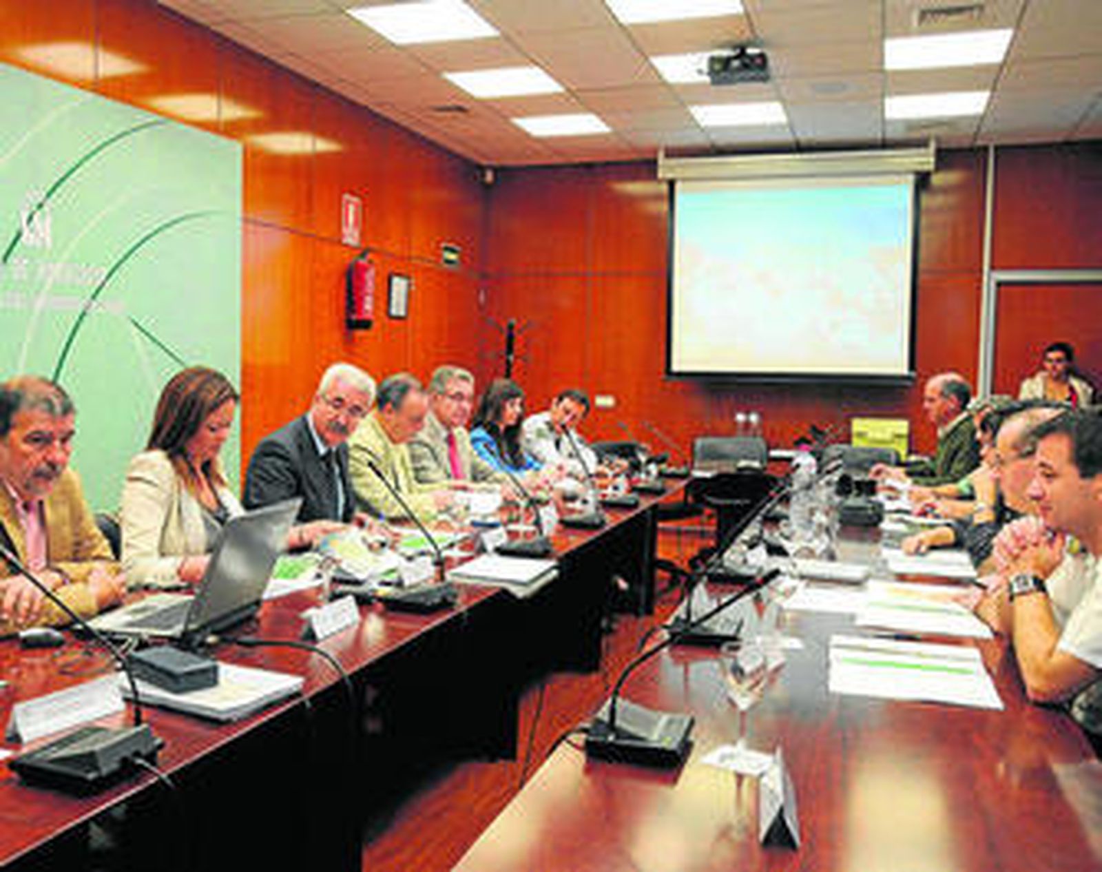 Un momento de la presentación, ayer, del Plan Infoca 2011.