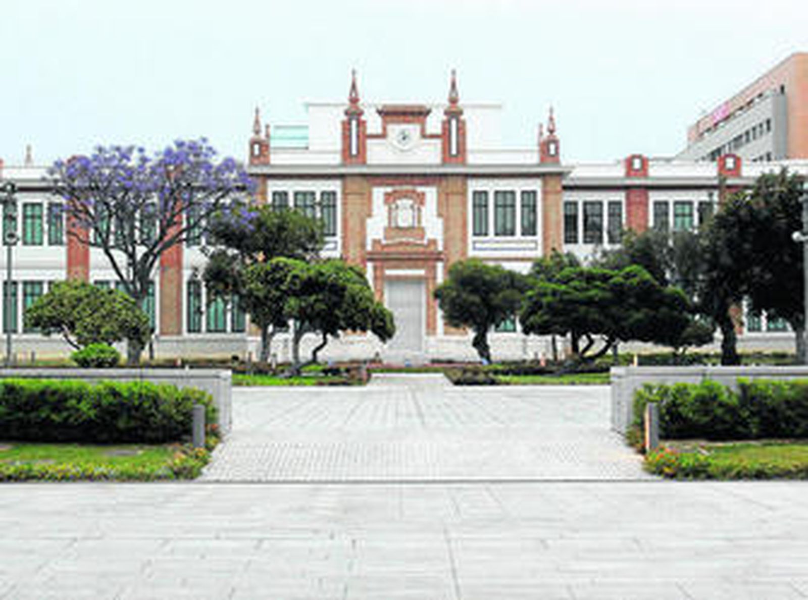 El antiguo edificio de Tabacalera, en Huelin.