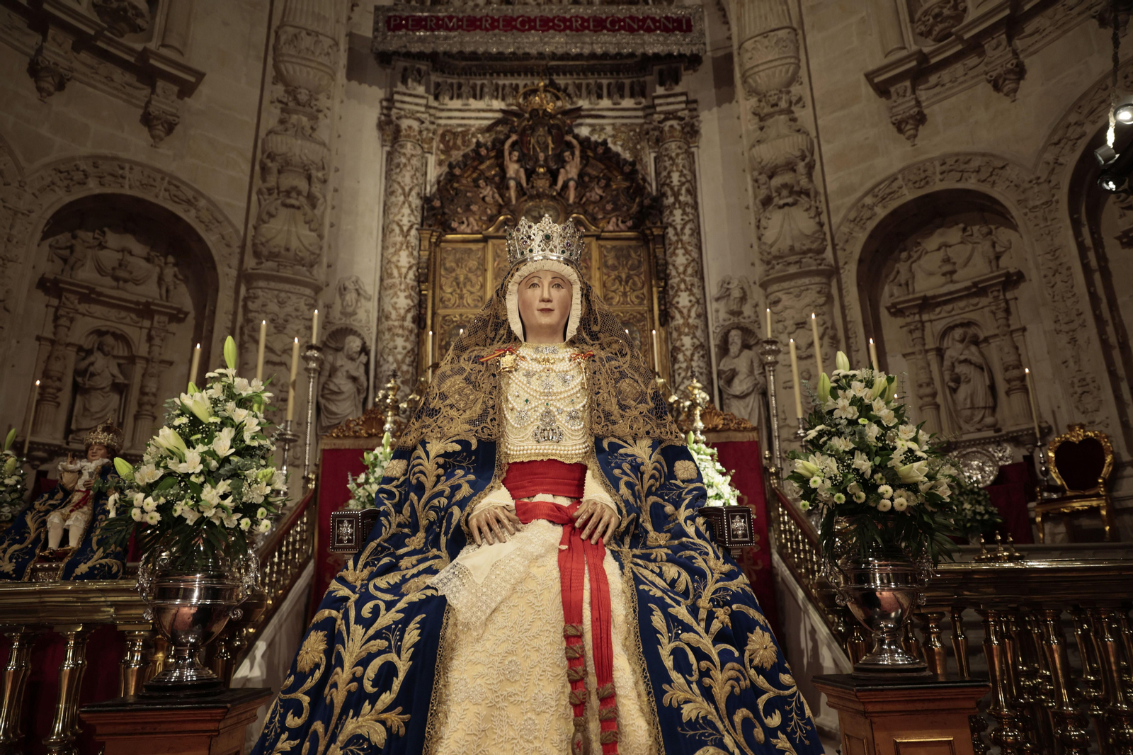 Imágenes del besamanos de la Virgen de los Reyes