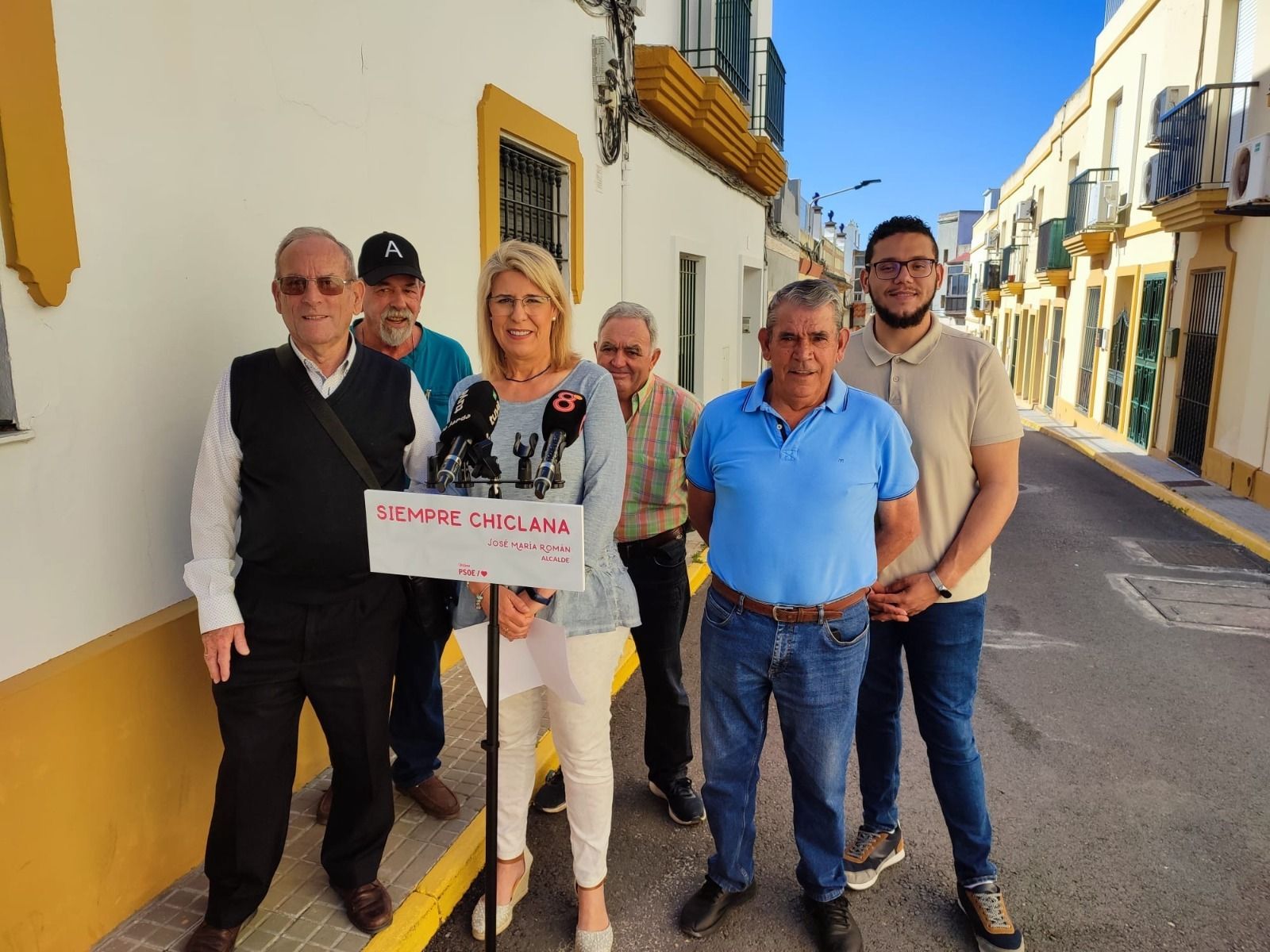 María Ángeles Martínez Rico en una calle chiclanera.
