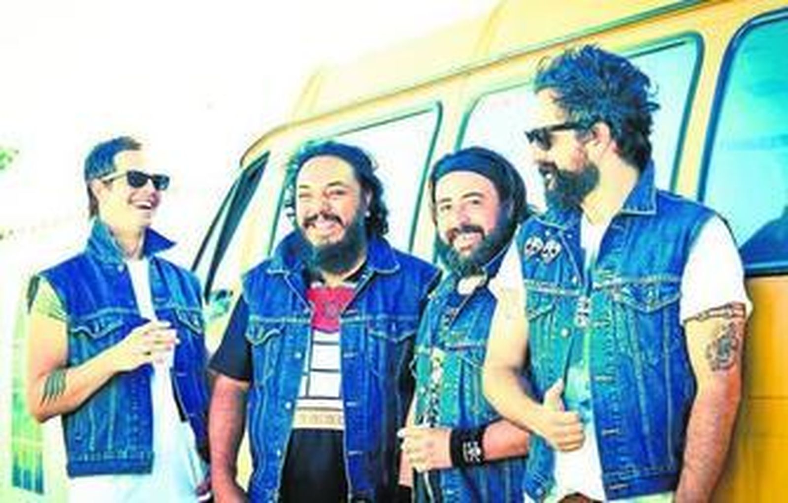 Los miembros de la banda mexicana Molotov.