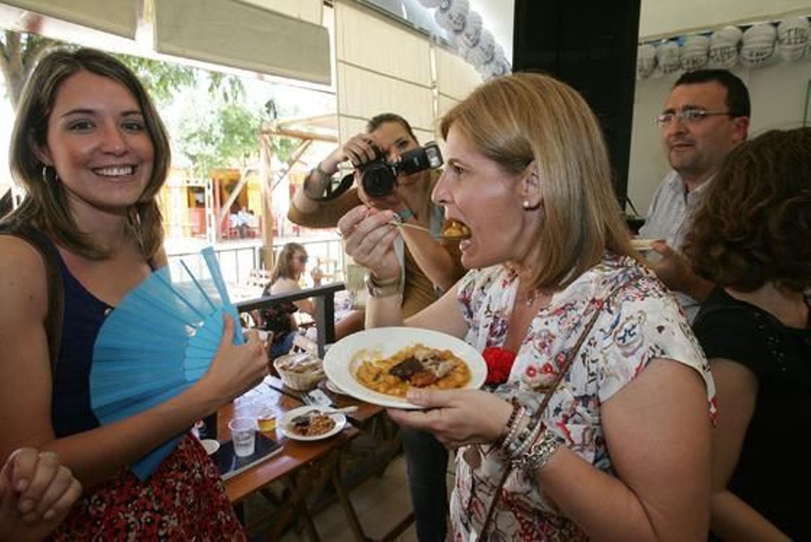 El Partido Popular de Jerez celebró ayer su tradicional berza jerezana de Feria del Caballo dentro del encuentro que cada año mantiene con los medios de comunicación de la ciudad 

Foto: Pascual