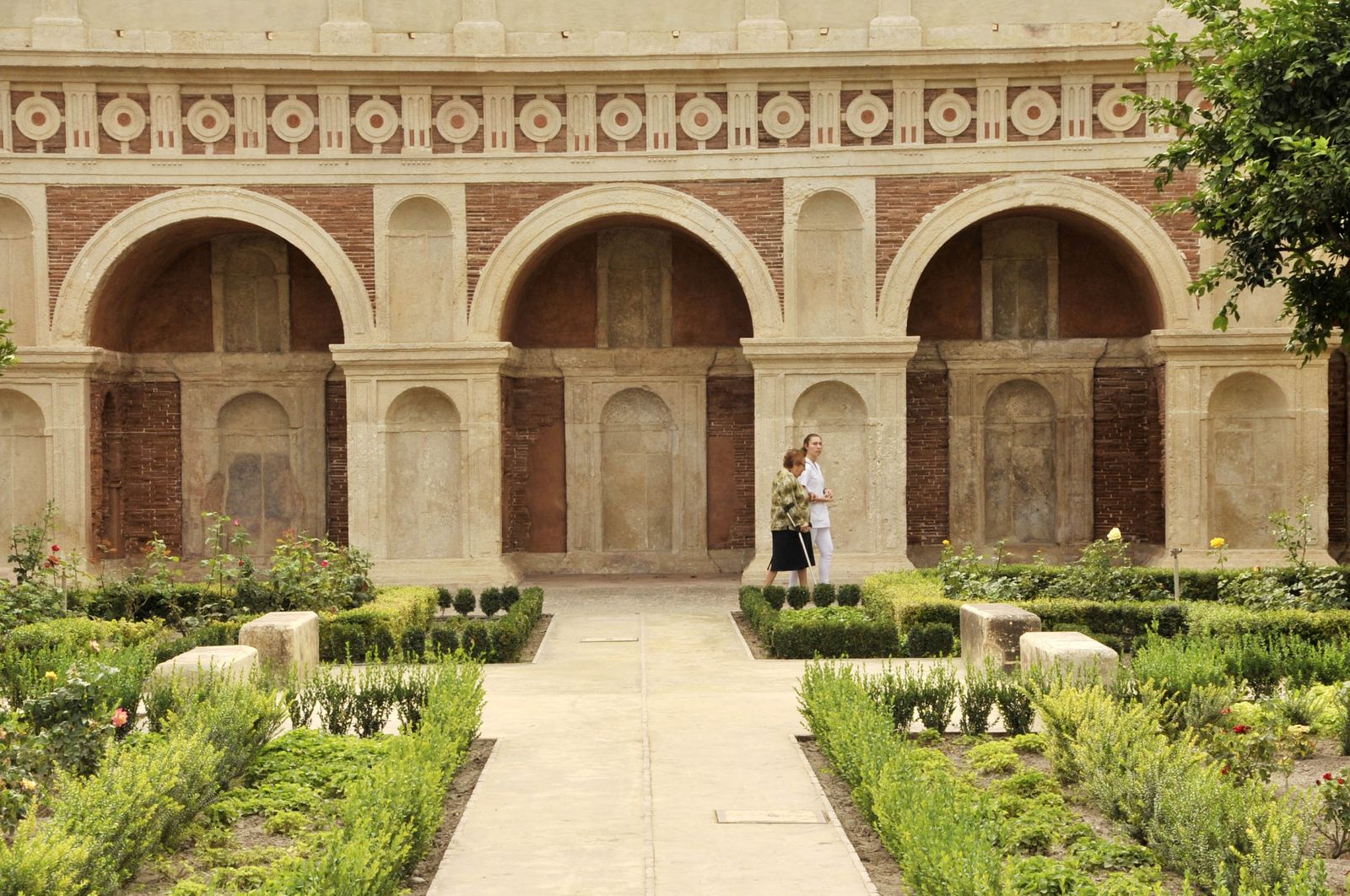 La restaurada Logia de Bornos, en el jardín del Castillo Palacio de los Ribera, obra sobresaliente de la arquitectura civil española del siglo XVI, el pasado martes.