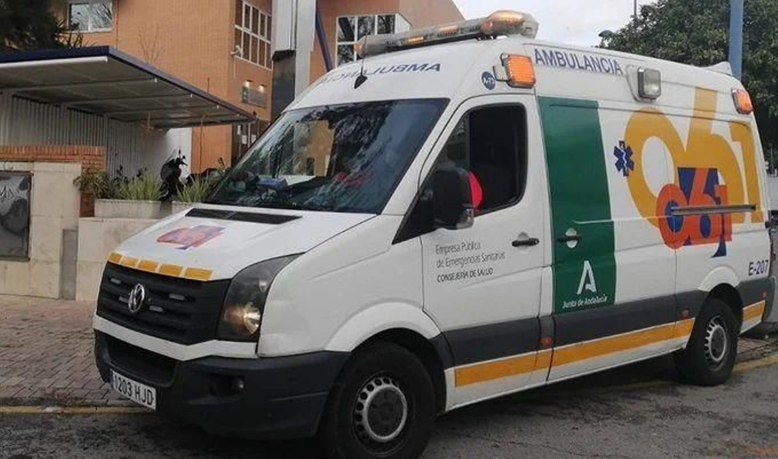 Una ambulancia del 061. Una ambulancia del 061.