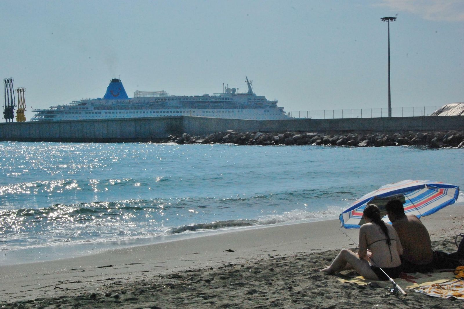 Playa de las Azucenas de Motril.