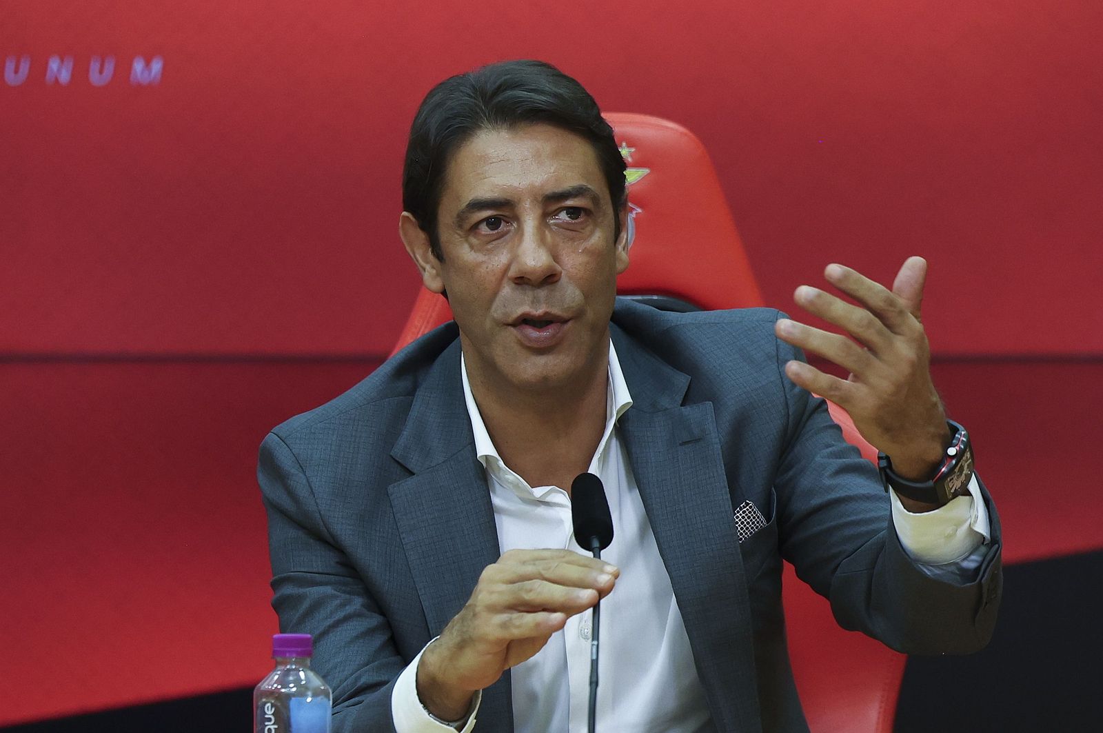 Rui Costa, presidente del Benfica, durante la rueda de prensa de presentación de José Mourinho