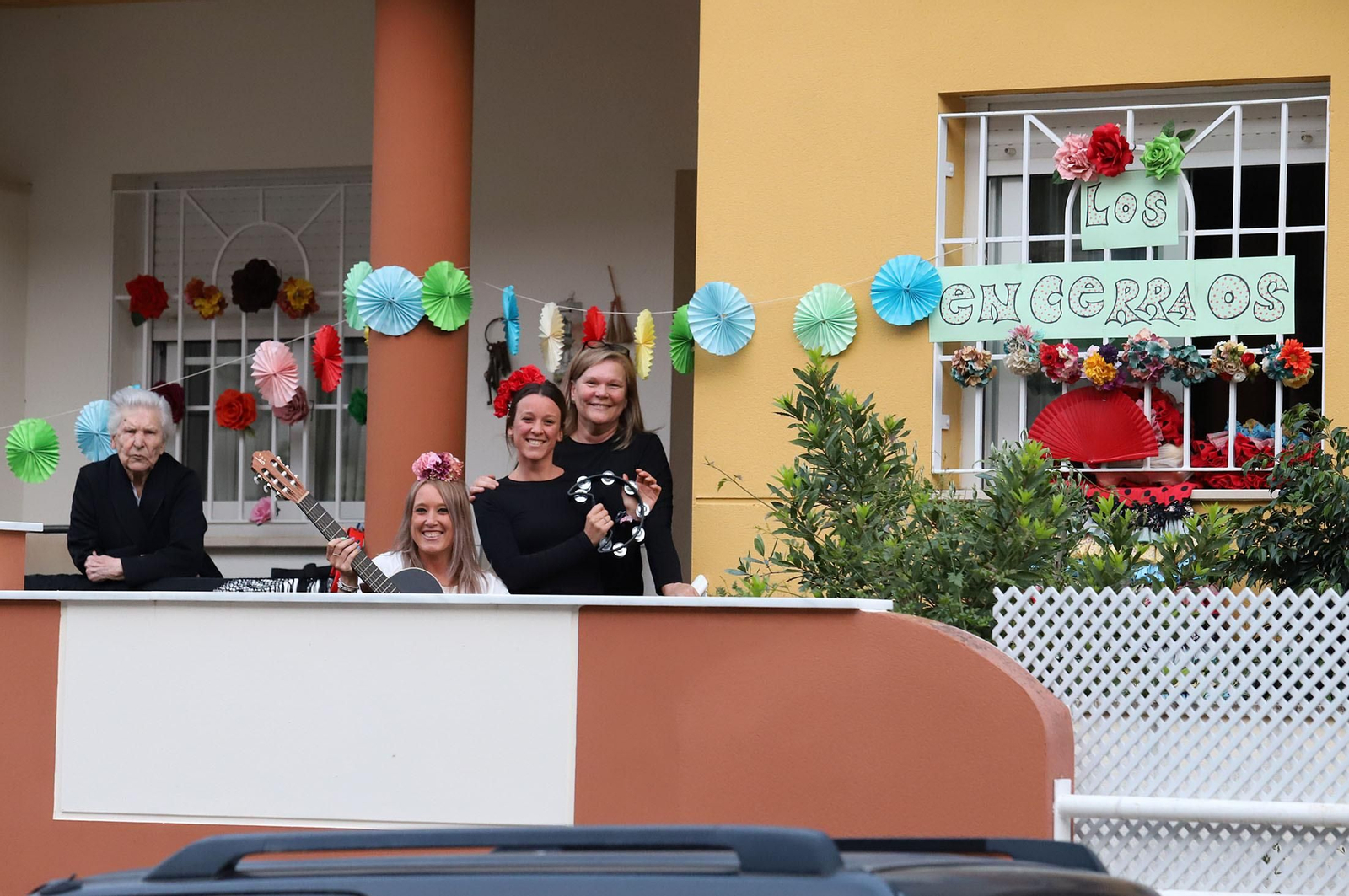 Imágenes de los aplausos de la calle Fenicios