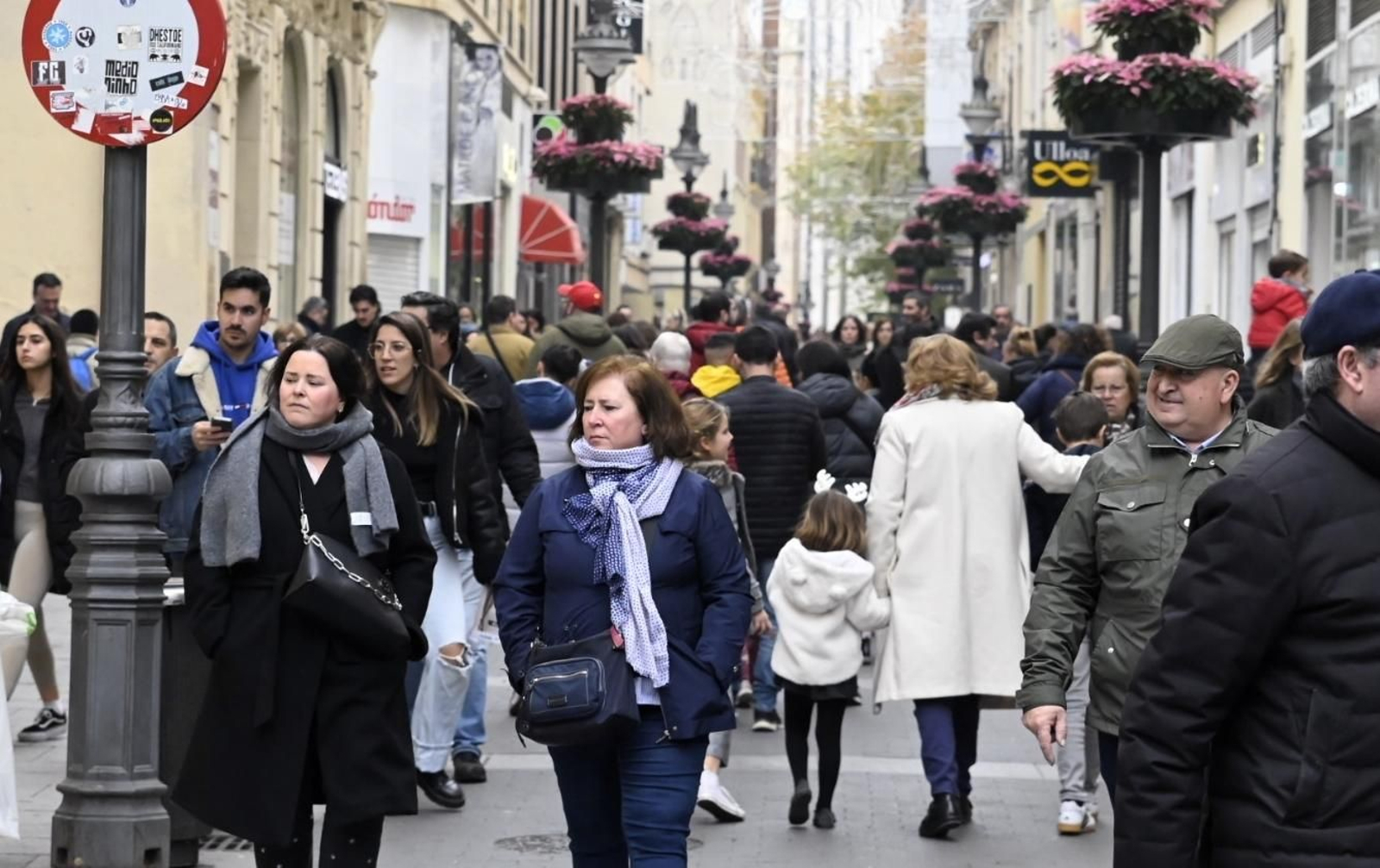 Ambiente en las calles del centro de Córdoba para despedir el año 2023, en imágenes