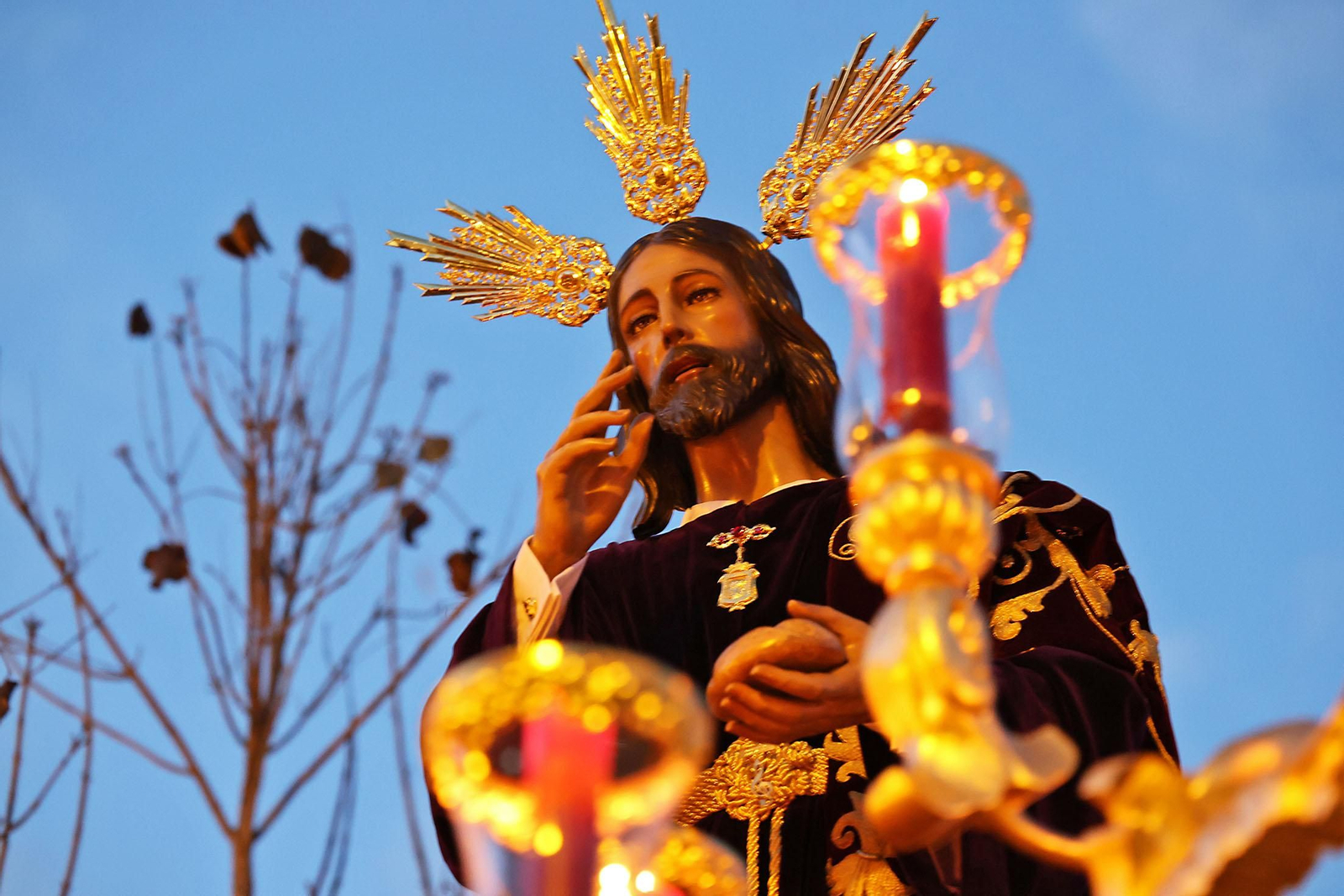 Imágenes del Vía Crucis del Consejo de Cofradías y Hermandades de Huelva