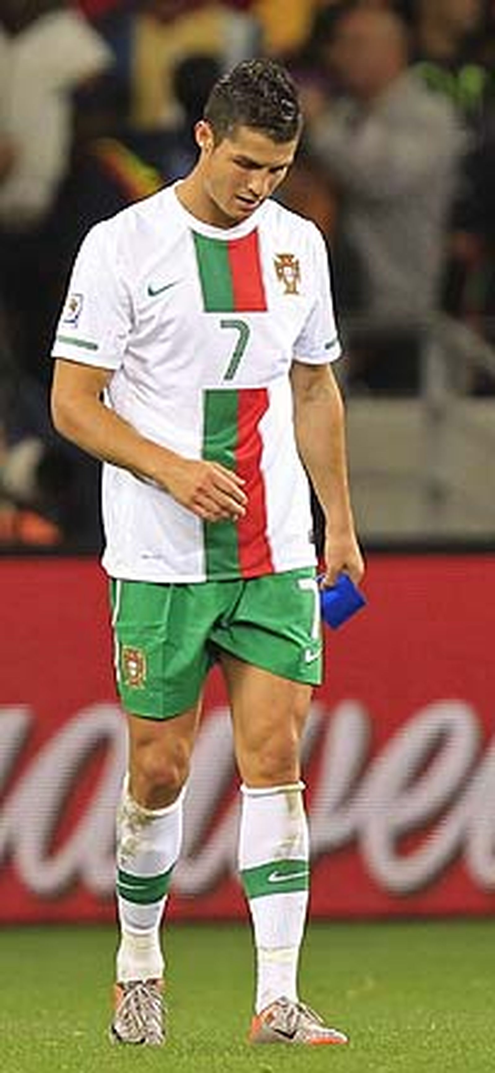 Cristiano Ronaldo anuncia en las redes sociales que es padre