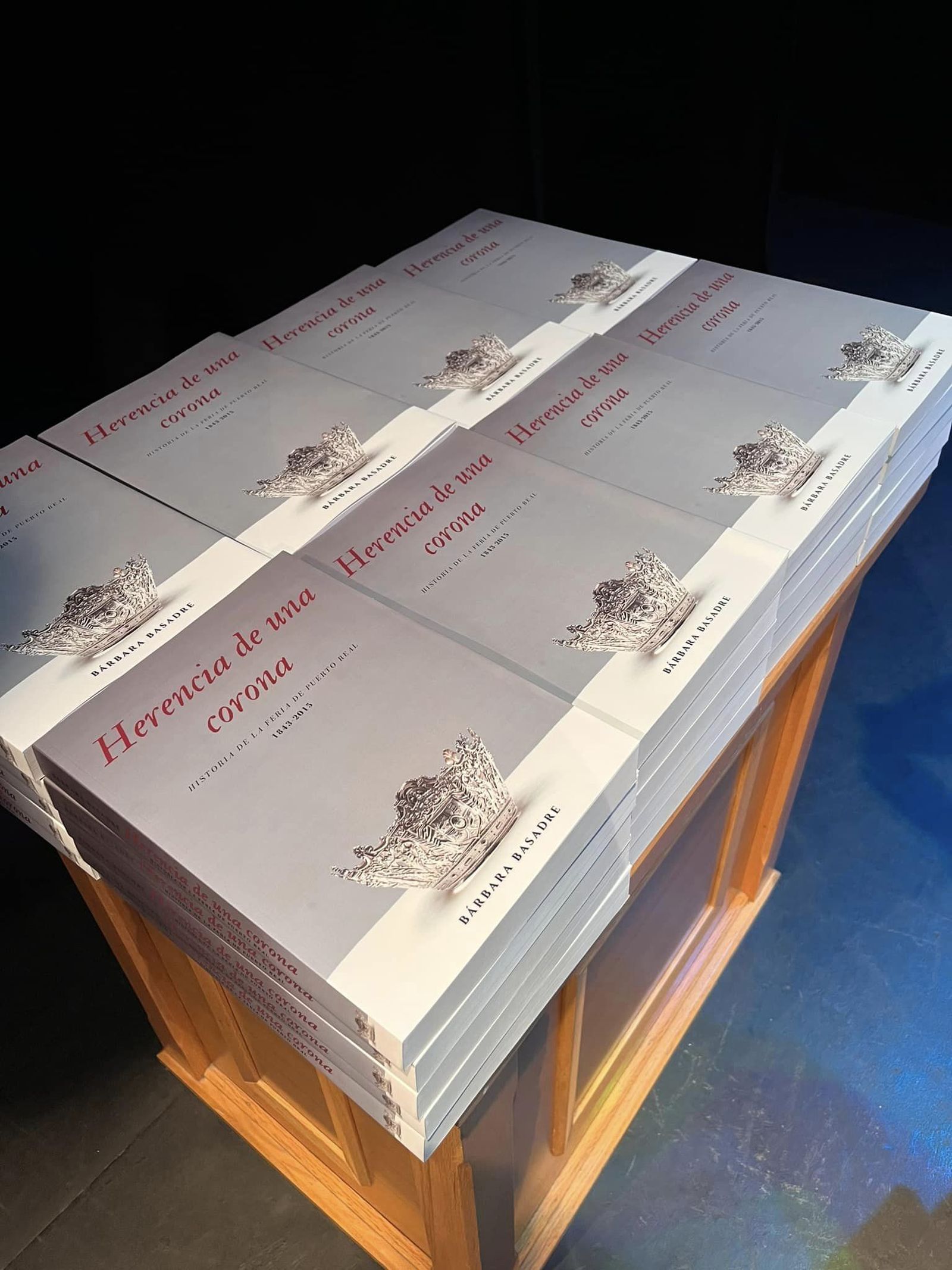 Ejemplares del libro 'Herencia de una corona