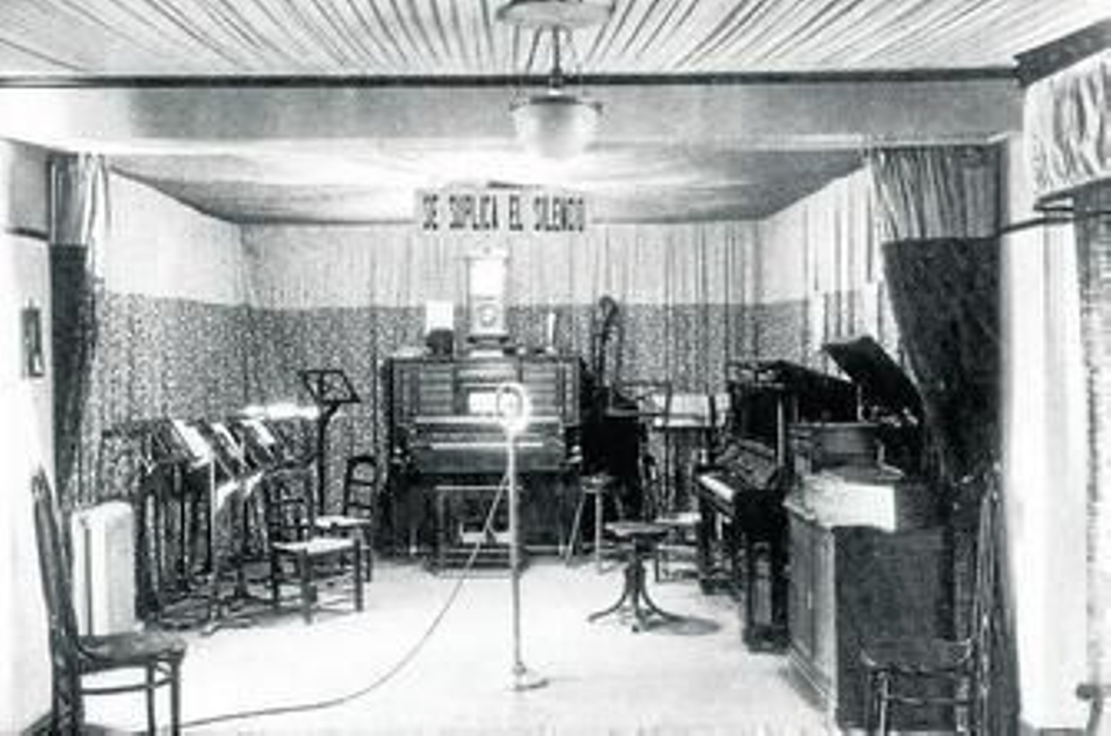 Inauguración de la emisora EAJ 59 Radio-Cádiz