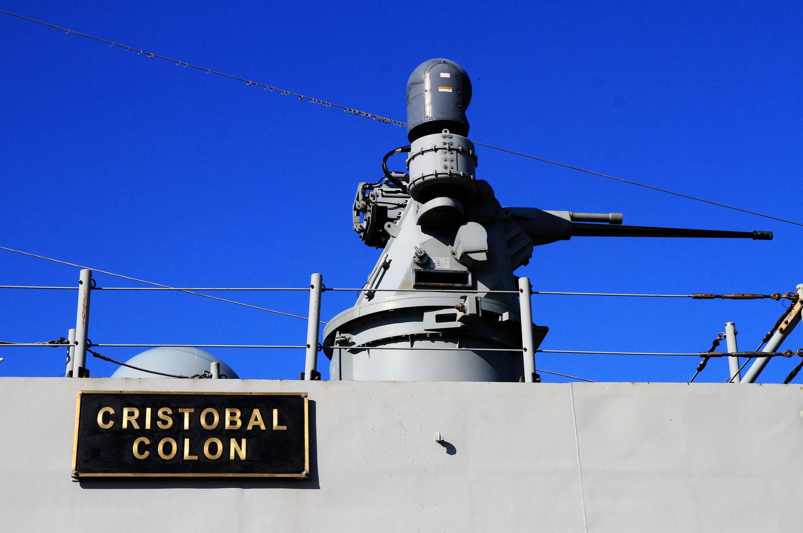 Imágenes de la Fragata Cristóbal Colón F-105