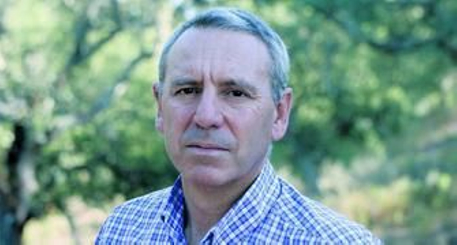 Reunión mantenida en el Ayuntamiento de Aracena, presidida por Manuel Guerra, su alcalde.