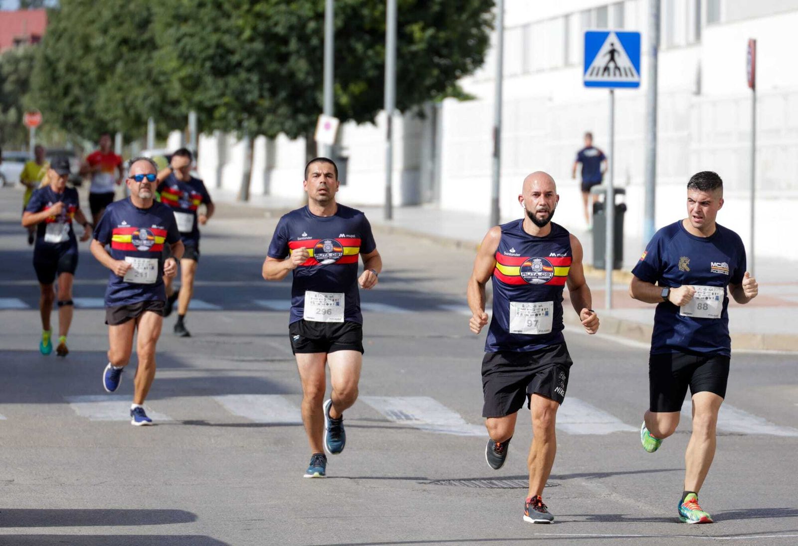 Las imágenes de la carrera Ruta 091 Kilómetros Solidarios celebrada en San Fernando