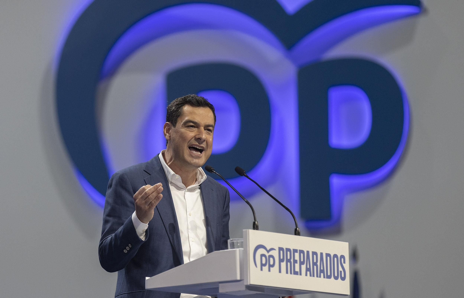 La proclamación de Feijóo como presidente del PP en Sevilla, en imágenes