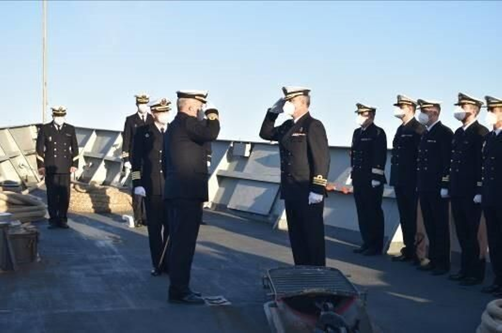 Relevo de mando en la 'Santa María'  y 'Navarra'.