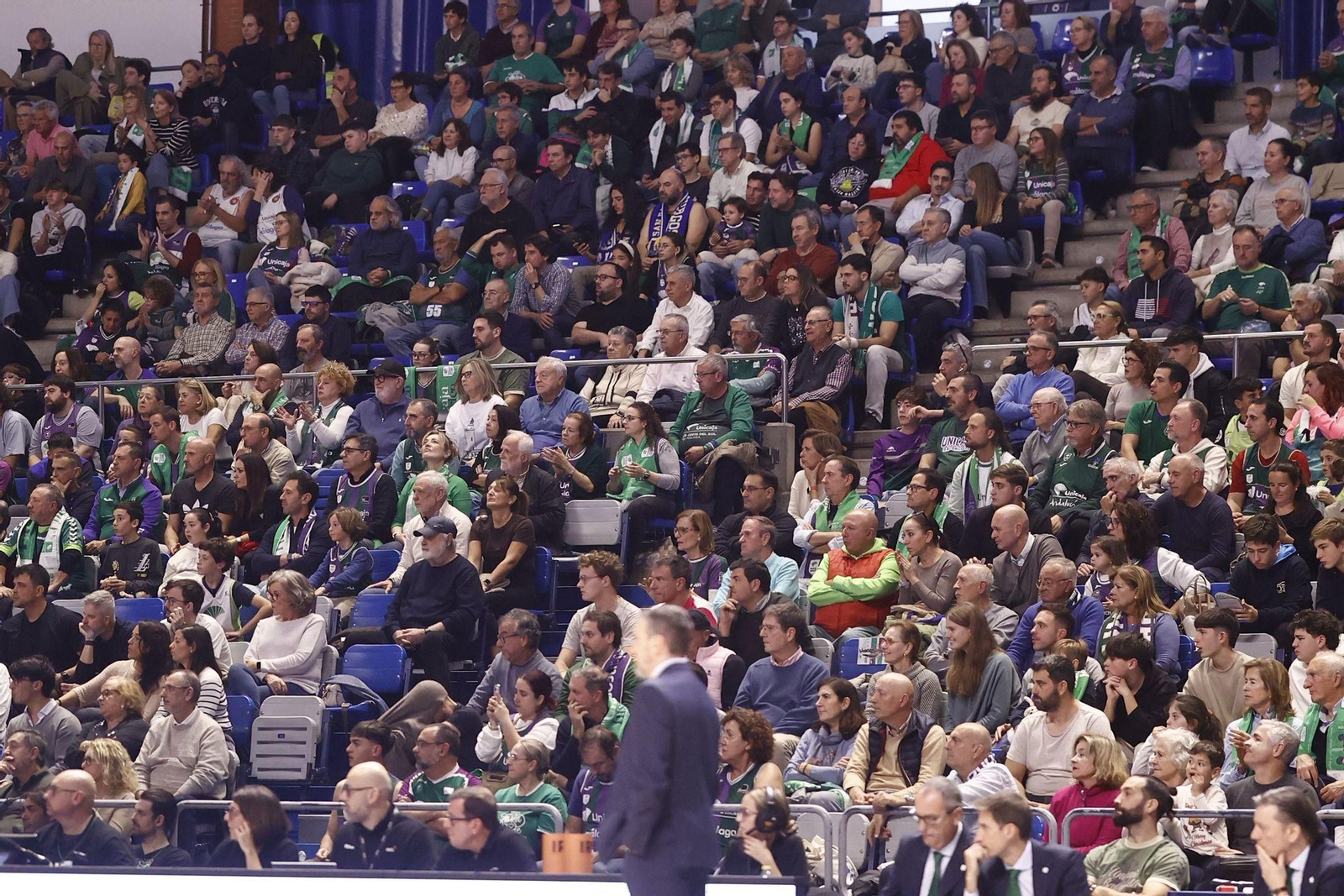 Búscate en las gradas del Carpena en el Unicaja-San Pablo Burgos