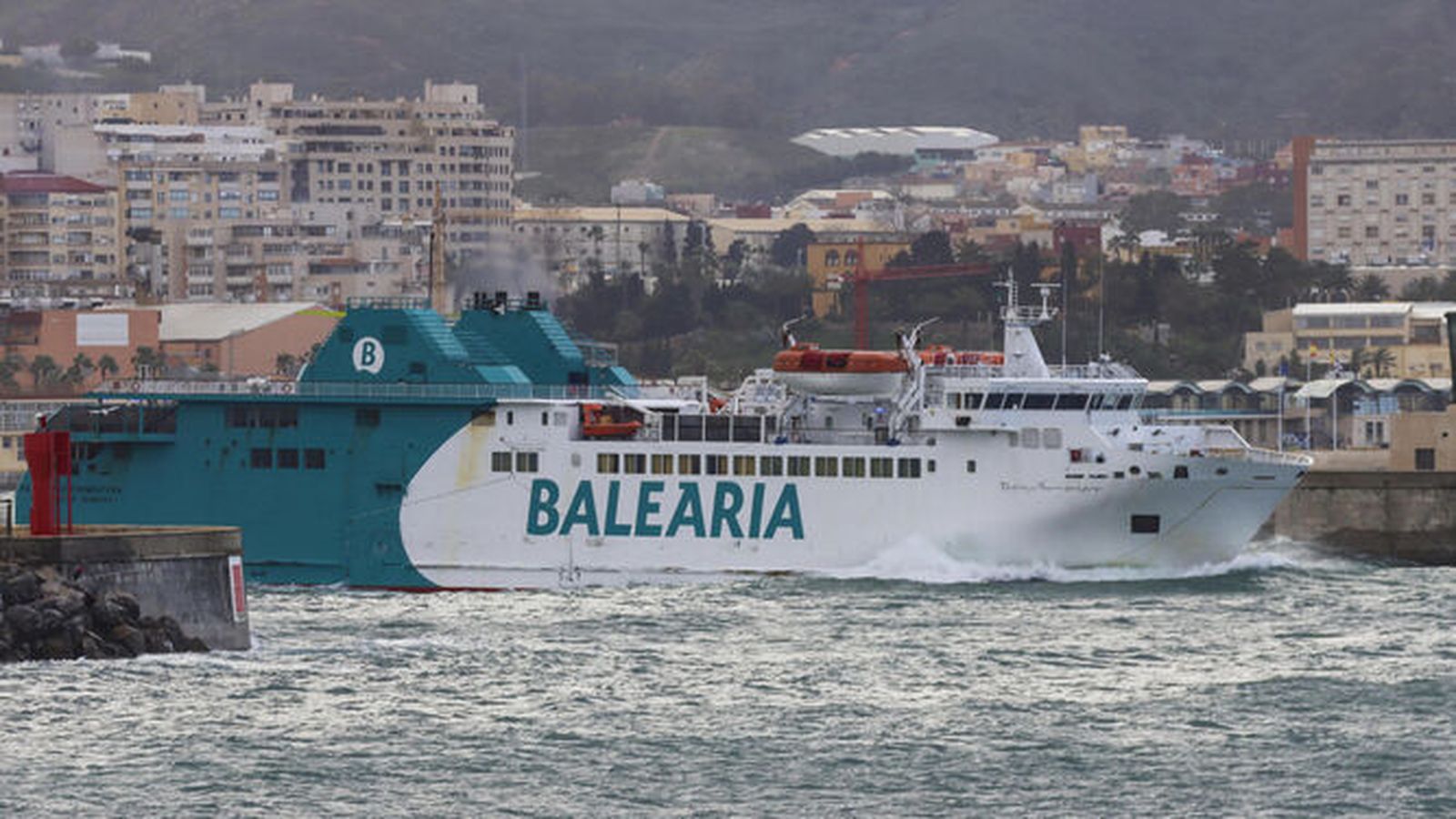 El buque Passió per Formentera, de la naviera Balearia.