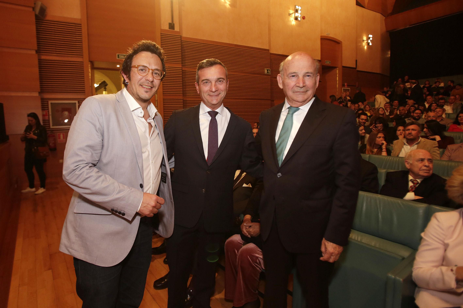 Imágenes del premio Baluarte del Carnaval de Cruzcampo