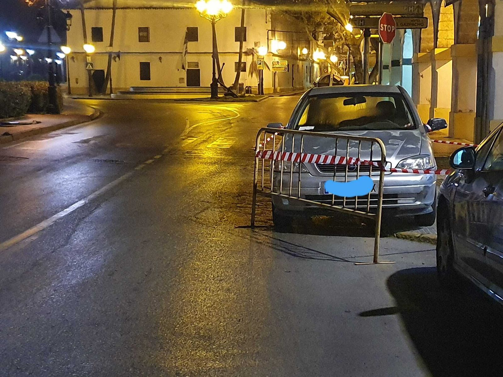 Uno de los vehículos accidentados que la grúa no ha podido retirar este fin de semana.