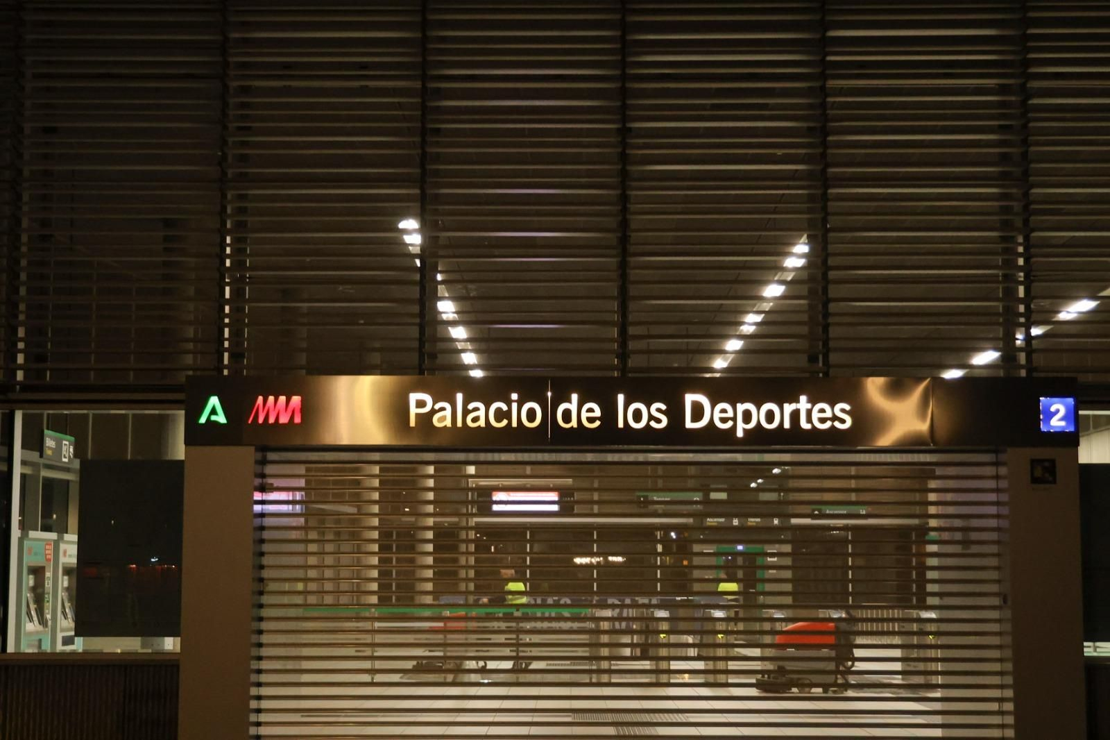 El metro de Palacio de los Deportes, cerrado, este martes tras el partido de la Davis de España