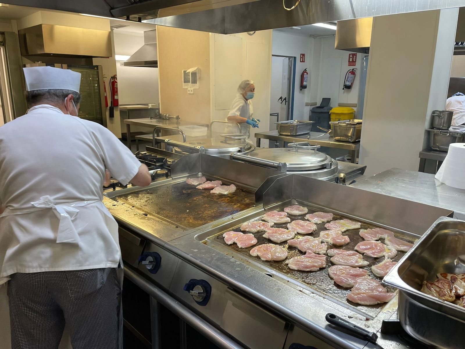El roscón de Reyes, las uvas de Nochevieja y el pavo no faltan en los menús navideños de Torrecárdenas