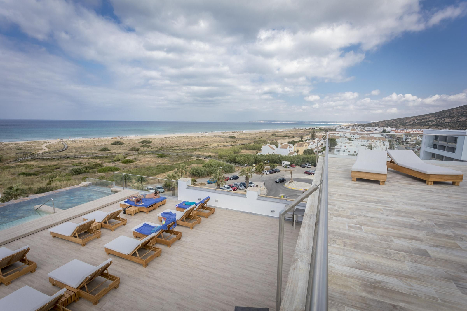 El hotel Zahara Beach & Spa, en imágenes