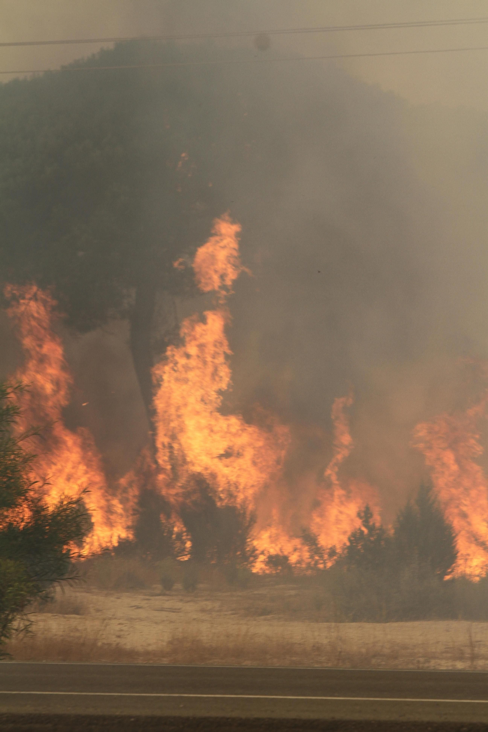 Las imágenes del incendio en Moguer y Mazagón