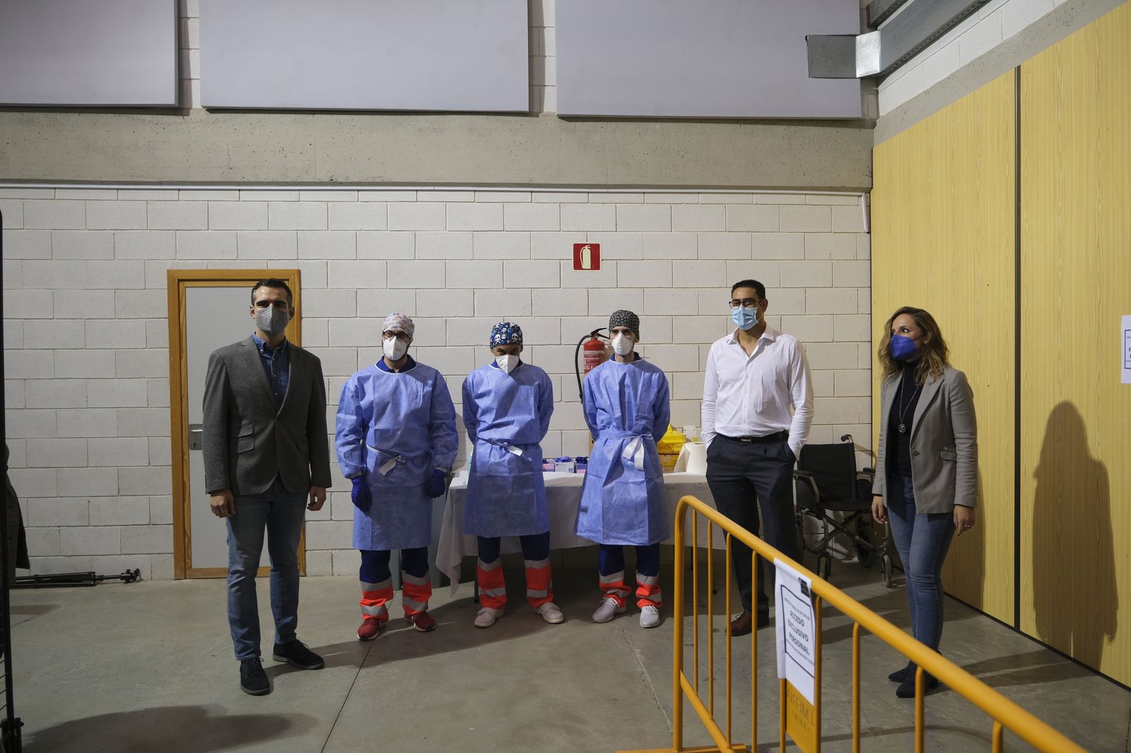 Fotogalería vacunación COVID-19 en el Palacio de los Juegos Mediterráneos. Almería