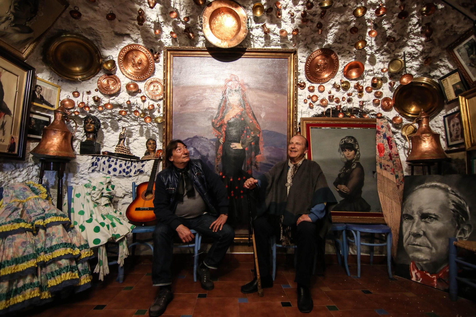 Jaime Heredia, con Curro Albayzín en el Sacromonte.