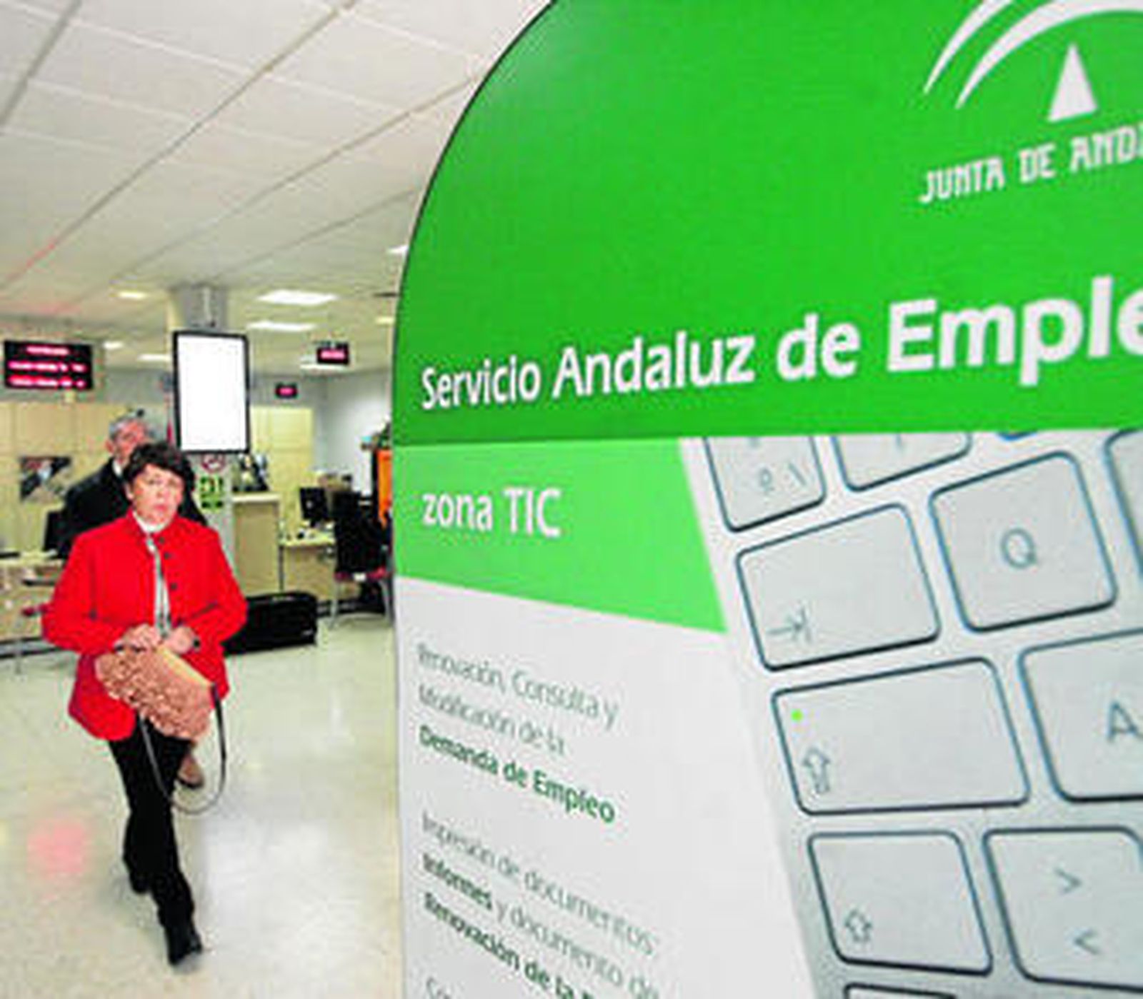 Sindicatos y empresarios coinciden en que la destrucción de empleo tiene que ver con el sector público.