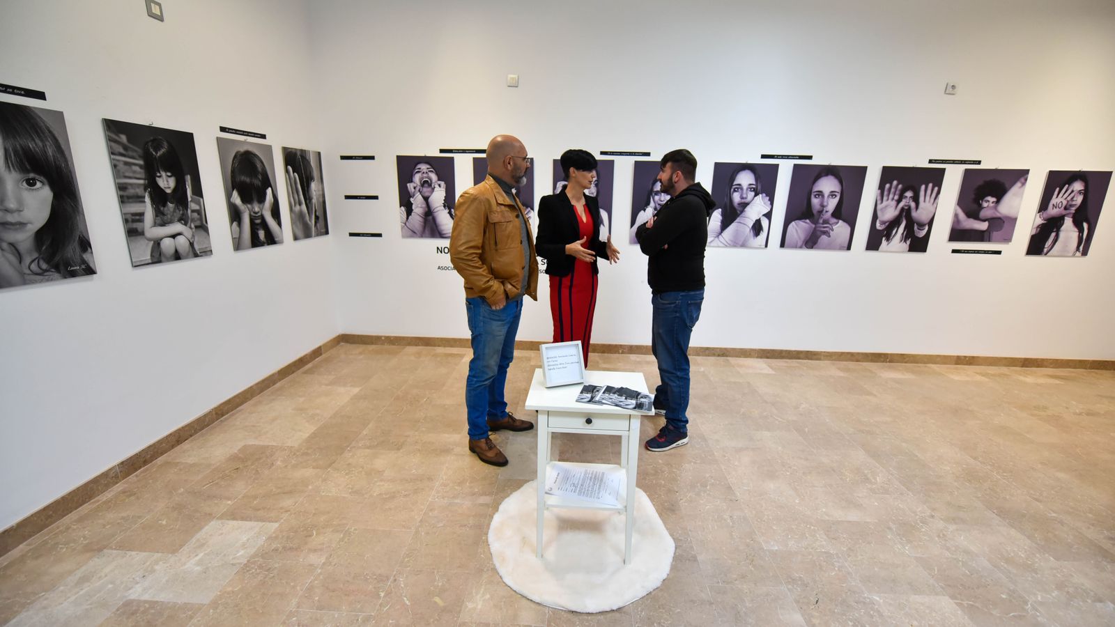 Exposición 'No mas voces silenciadas' de Laura Soler en el centro documental, en imágenes