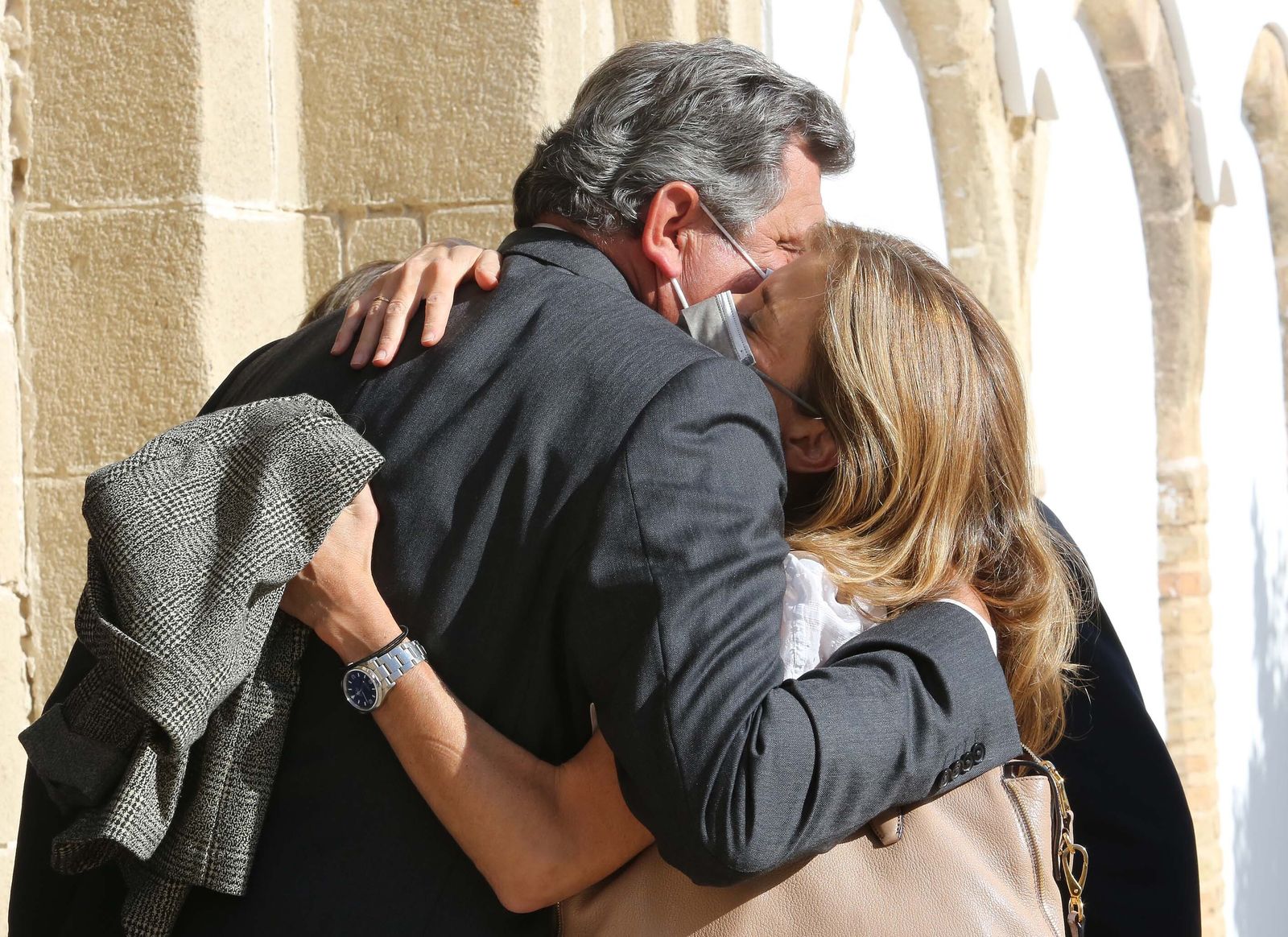 Primeras imágenes del entierro de Mercedes Domecq