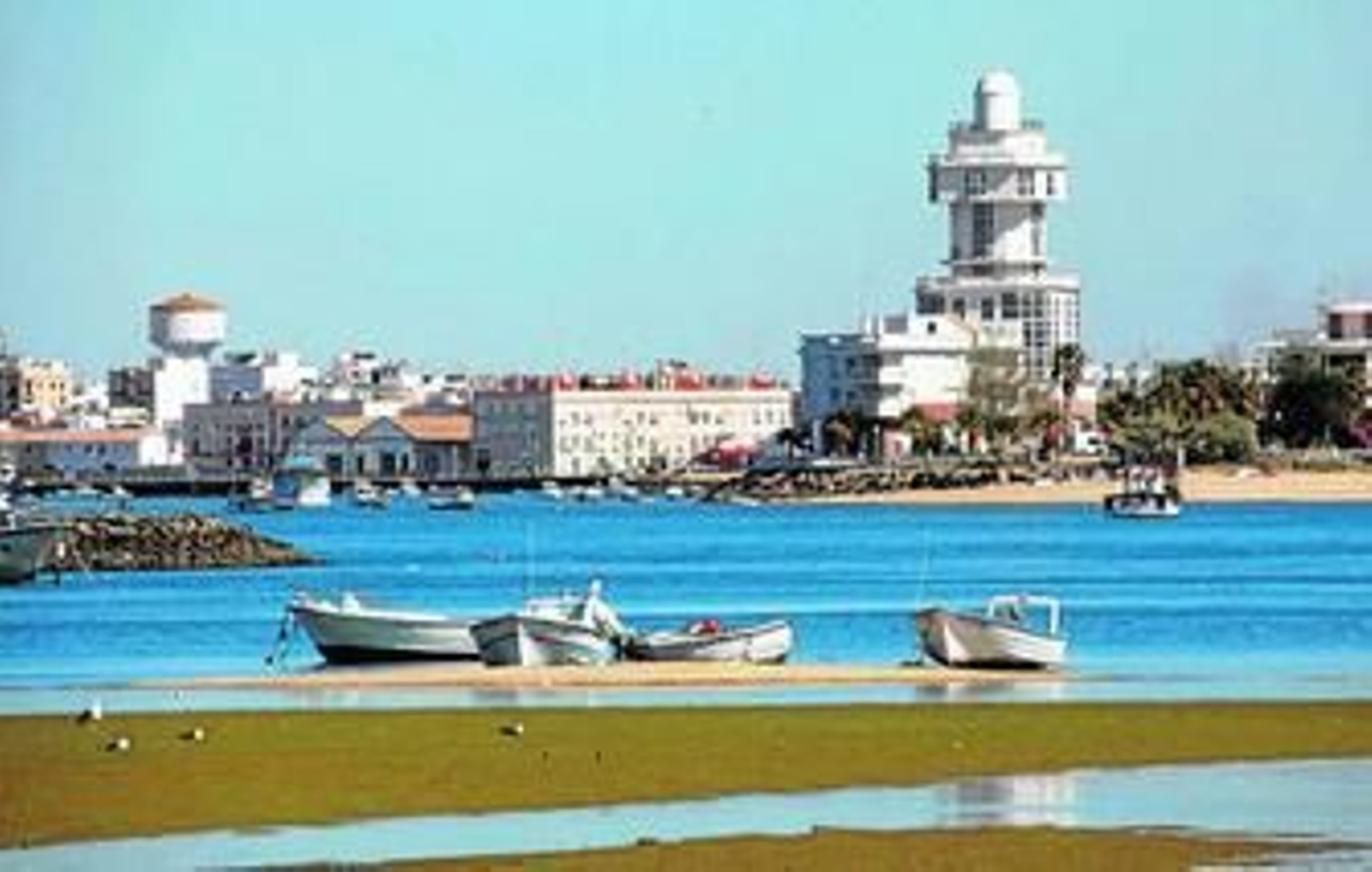 Vista de Isla Cristina desde la Punta del Moral (Huelva). Vista de Isla Cristina desde la Punta del Moral (Huelva).