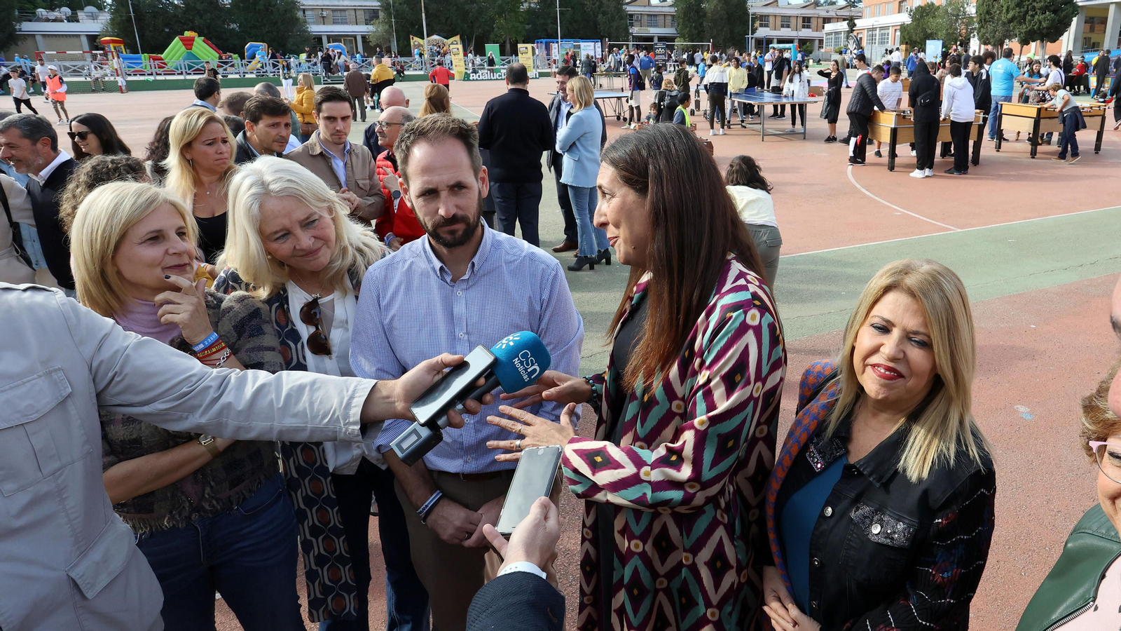 La consejera de Inclusión Social, Juventud, Familias e Igualdad, Loles López, en el Lora Tamayo