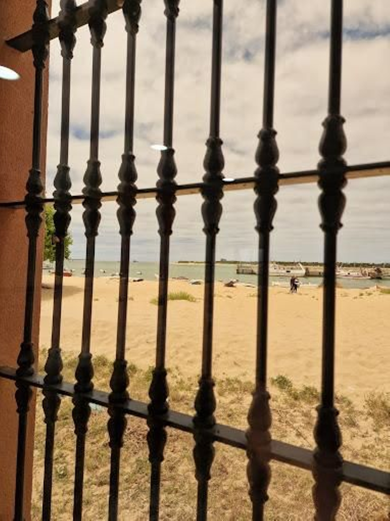 Vistas desde el interior del Restaurante La Campana.