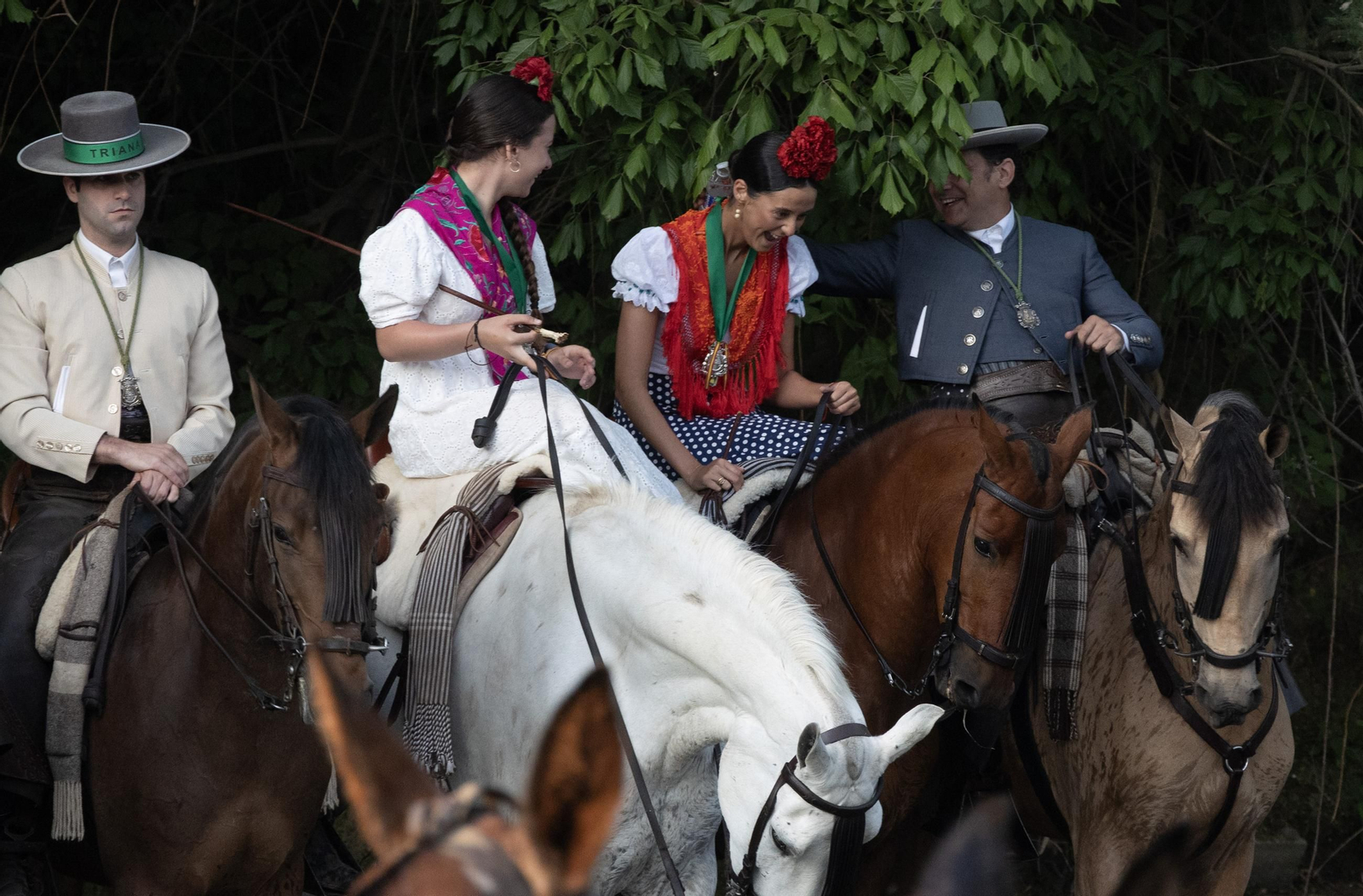 La Hermandad de Triana y Sevilla a su paso por el Vado de Quema