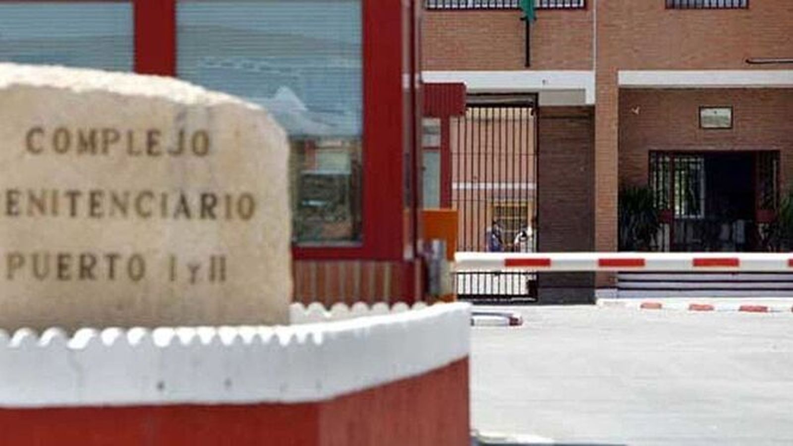 Acceso al complejo penitenciario de Puerto I y II