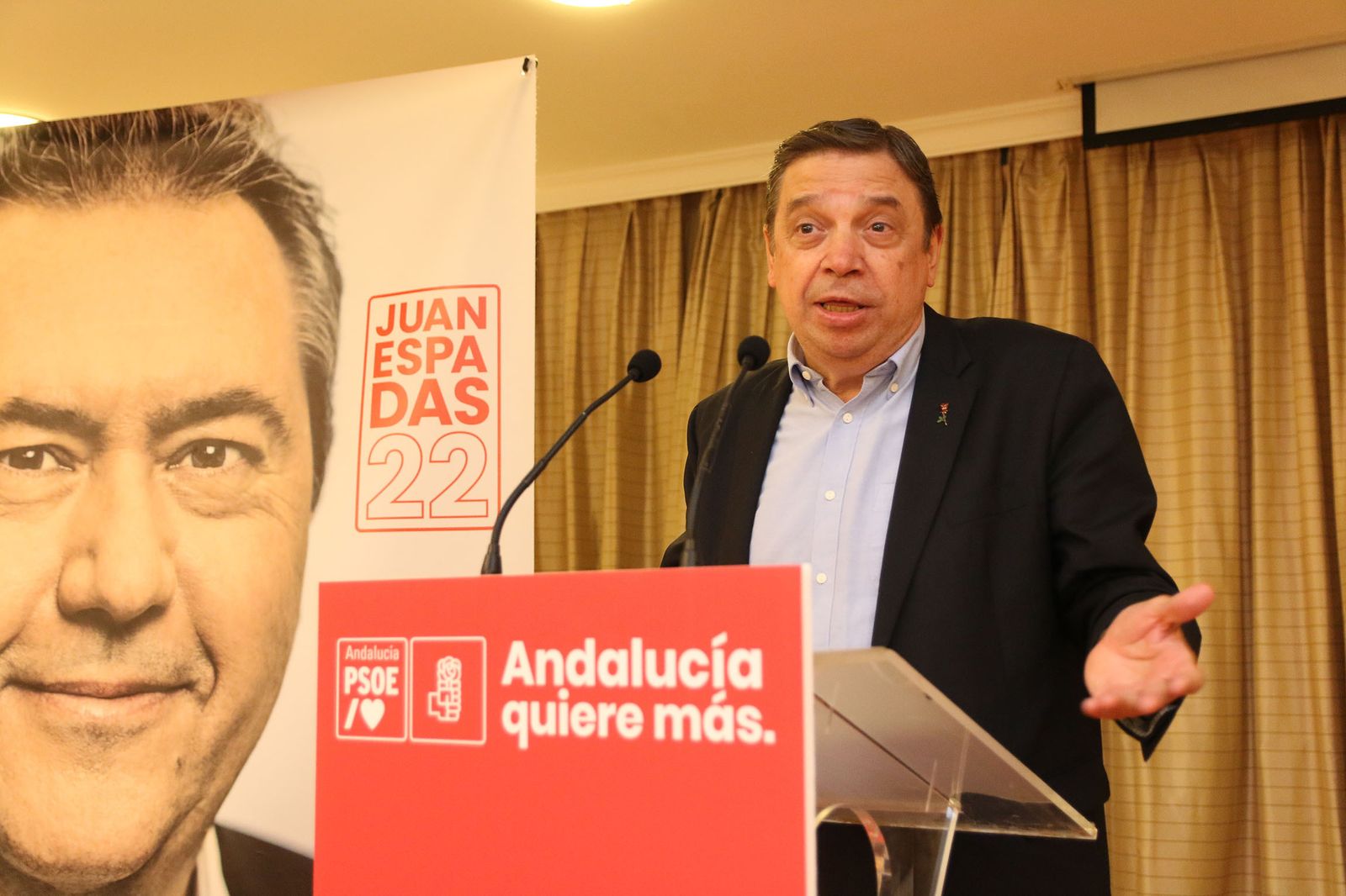 Fotogalería del ministro de Agricultura, Luis Planas, en un acto del PSOE de Almería