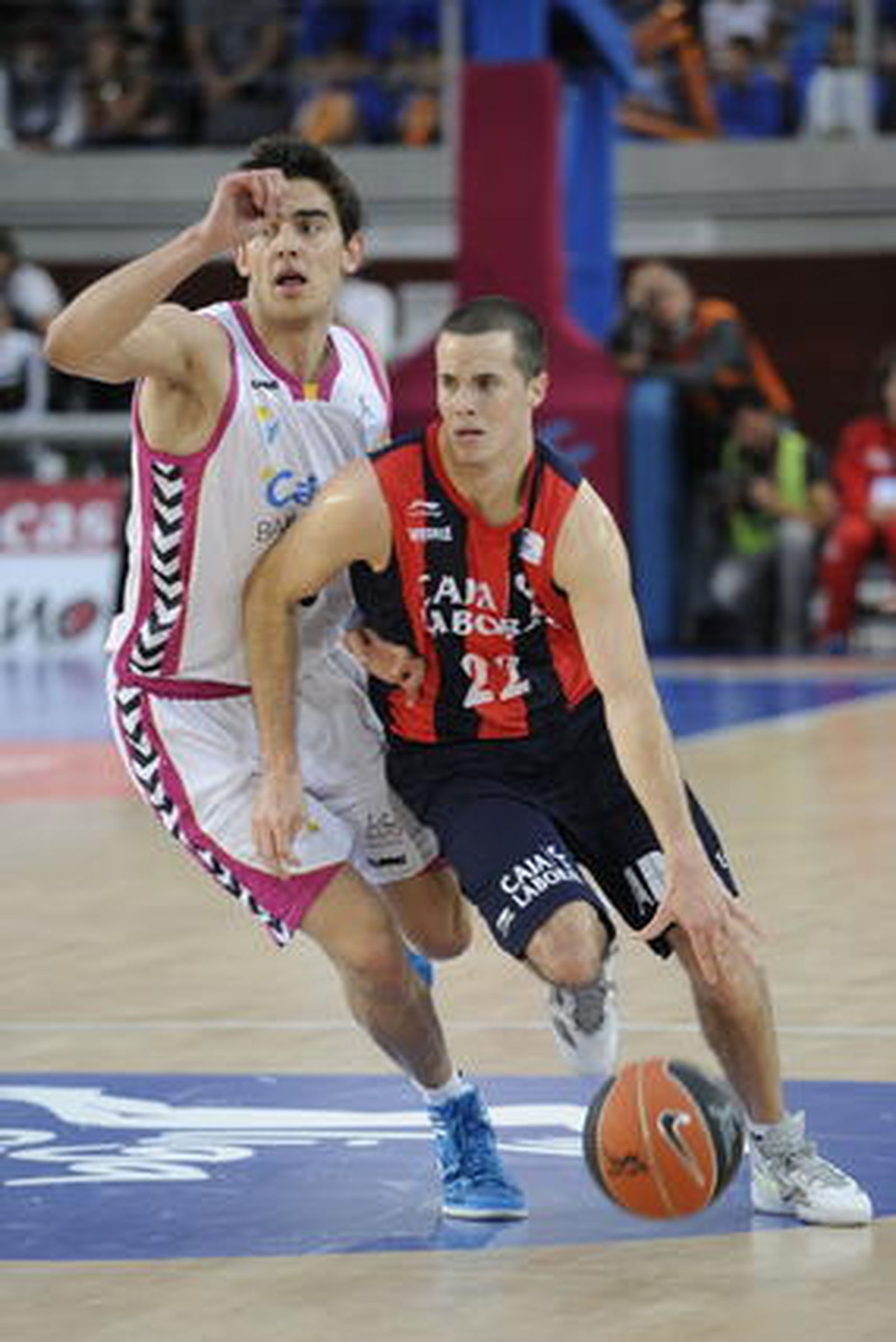 El Cajasol-Banca Cívica comienza su andadura en la Liga Endesa con derrota en casa del Caja Laboral (73-60).

Foto: Lino González (ACB Photo)